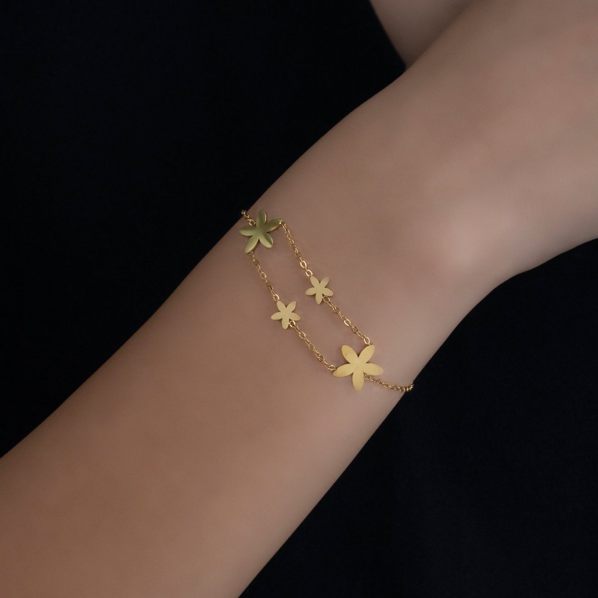 Artklim Gold Plated Floral Charms Bracelet