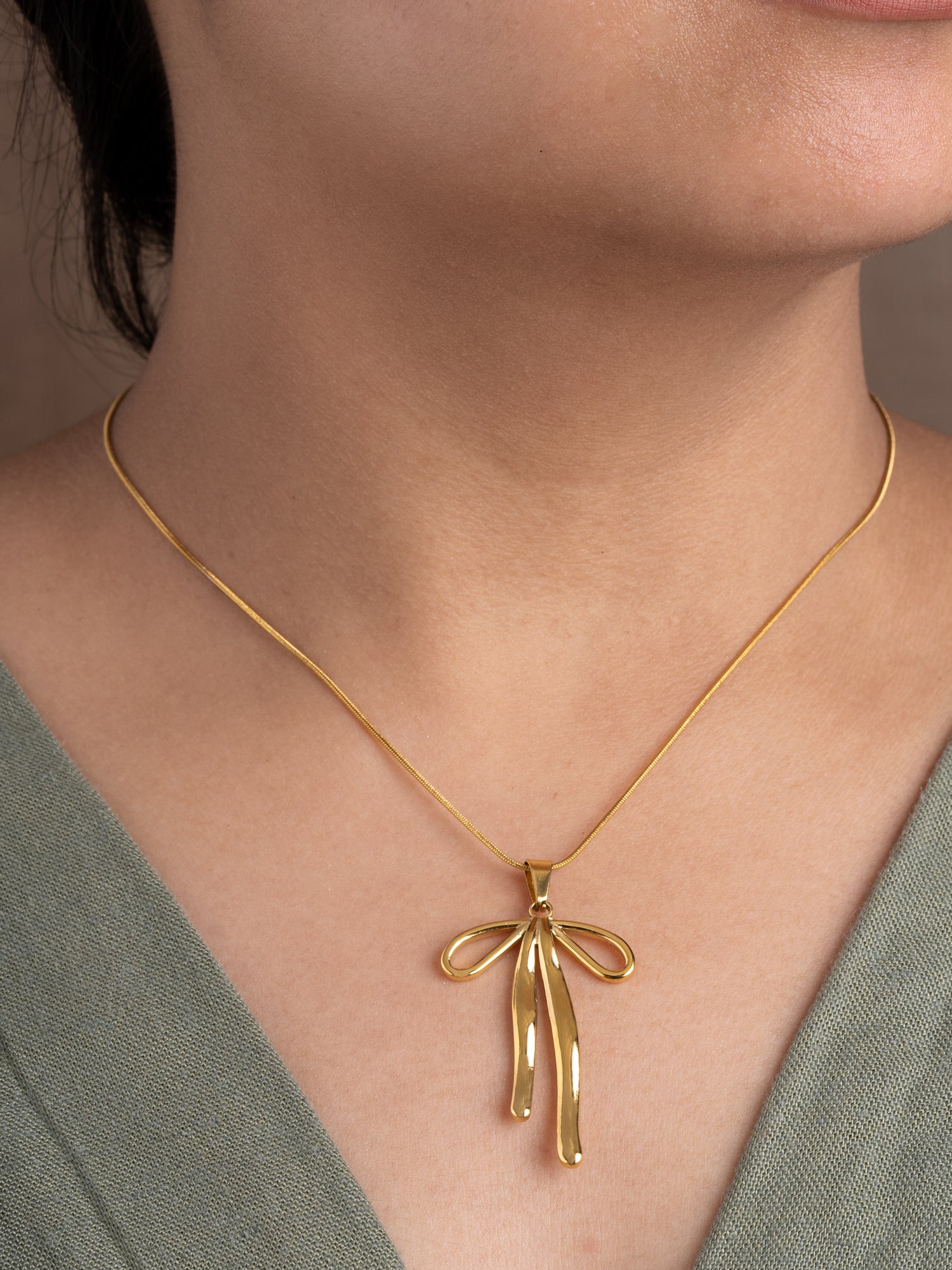 Artklim Golden Ribbon pendant