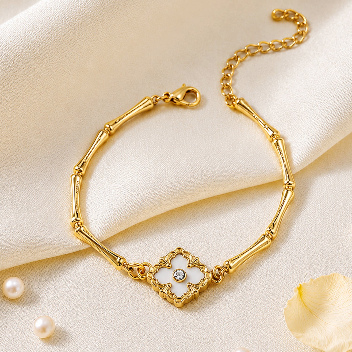 Artklim White Clover Bamboo Link Gold Bracelet Anti-Tarnish Bracelet