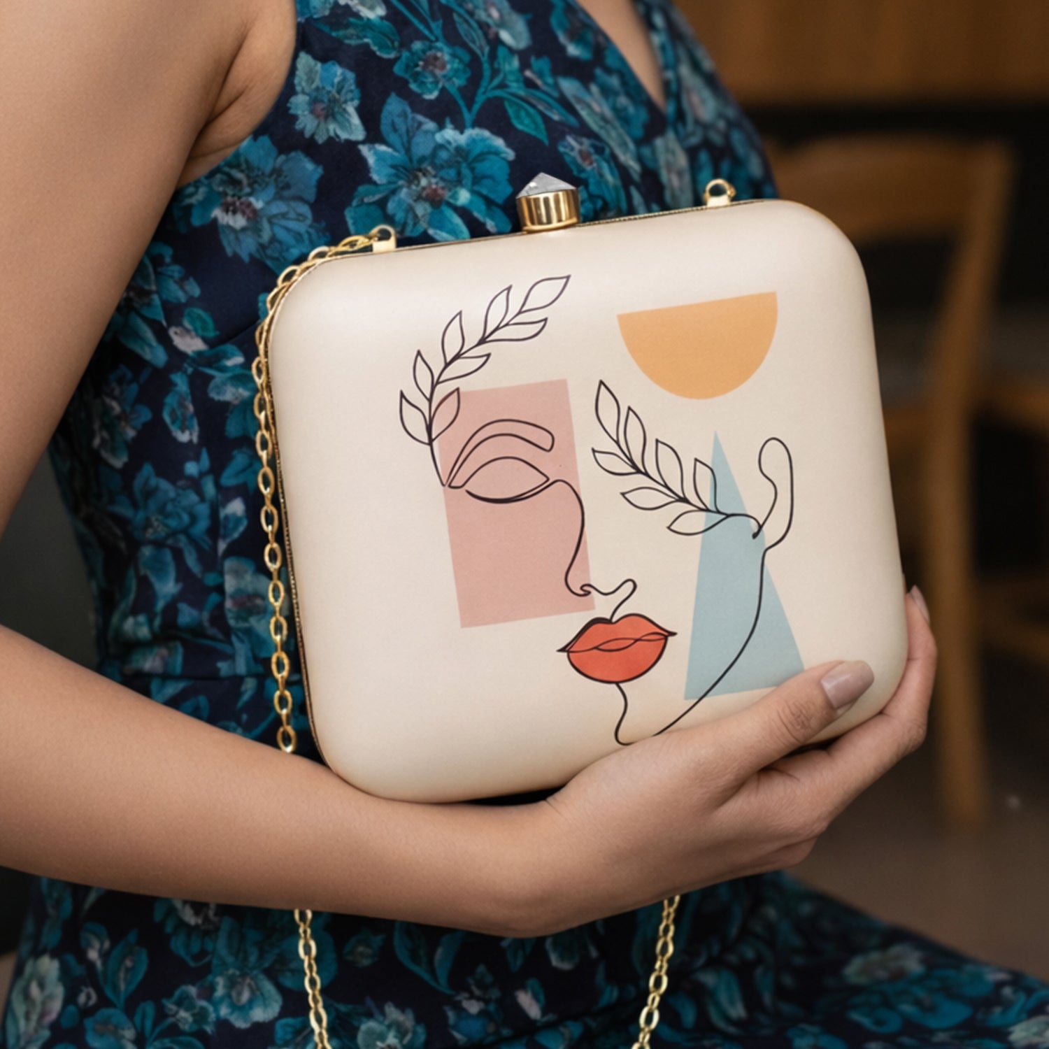 Artklim White Abstract Face Printed Women Clutch