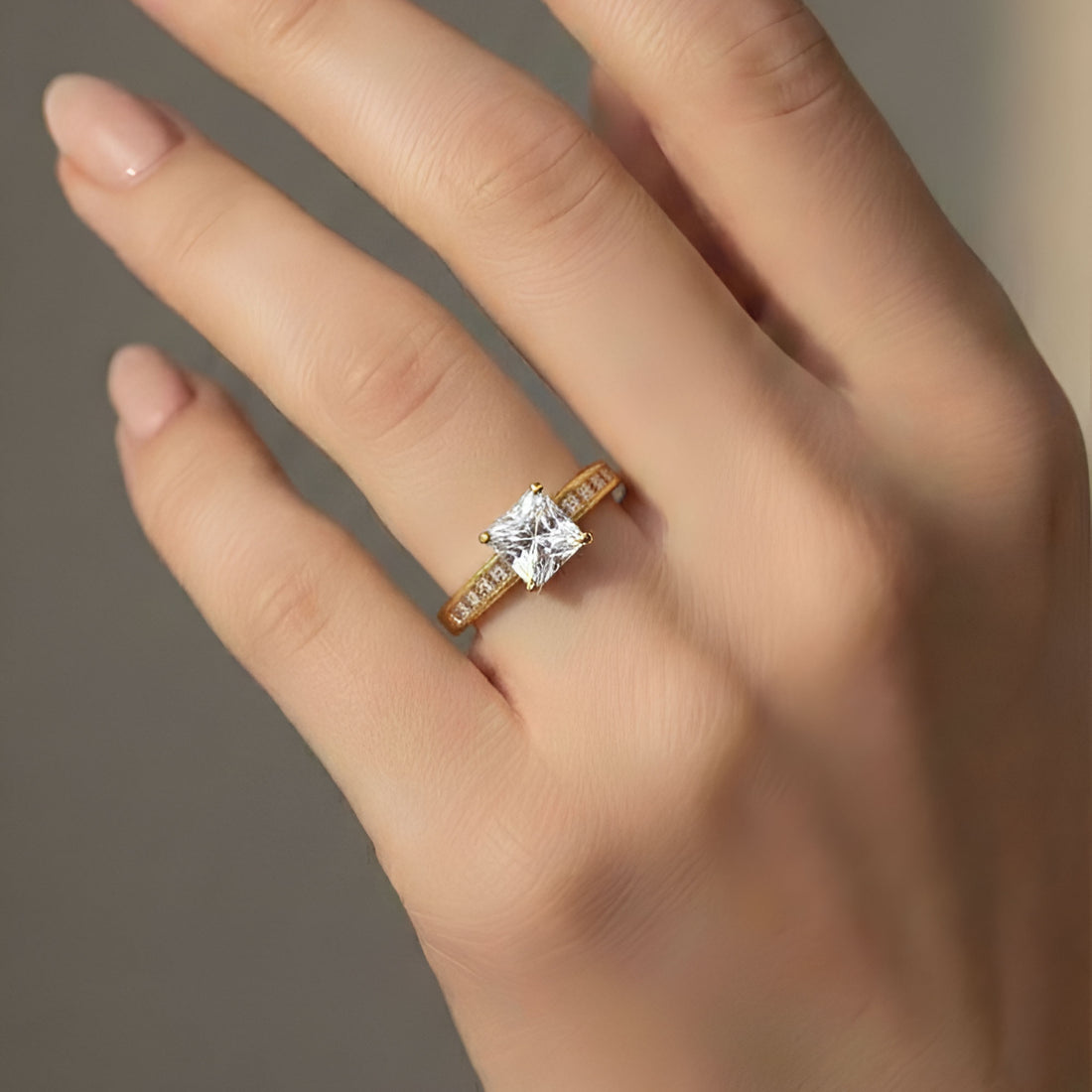 Artklim Gold-Plated Crystal Solitaire Elegance Design Anti-Tarnish Ring