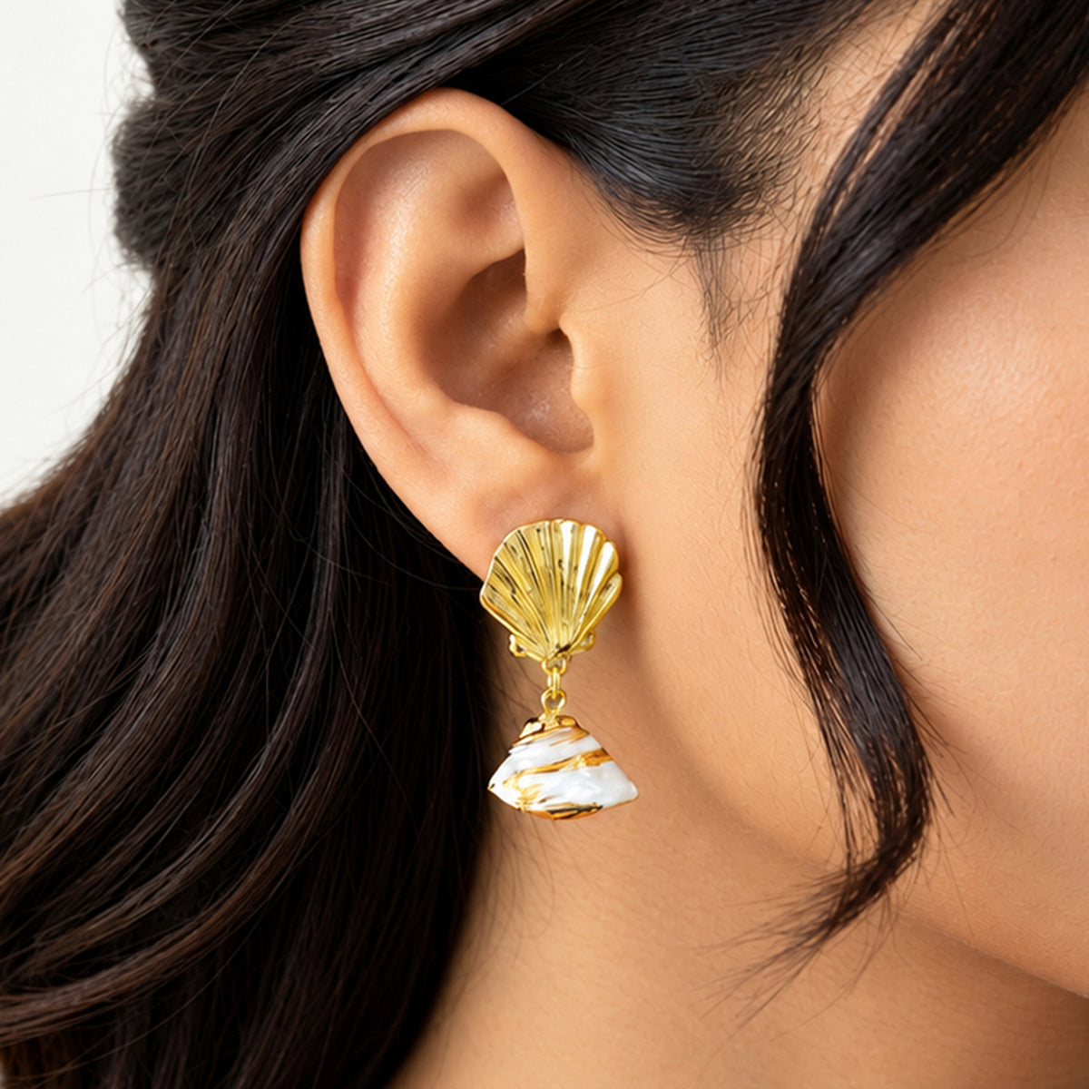 Artklim Elegant Shell Drop Gold-Tone Anti-Tarnish Earring