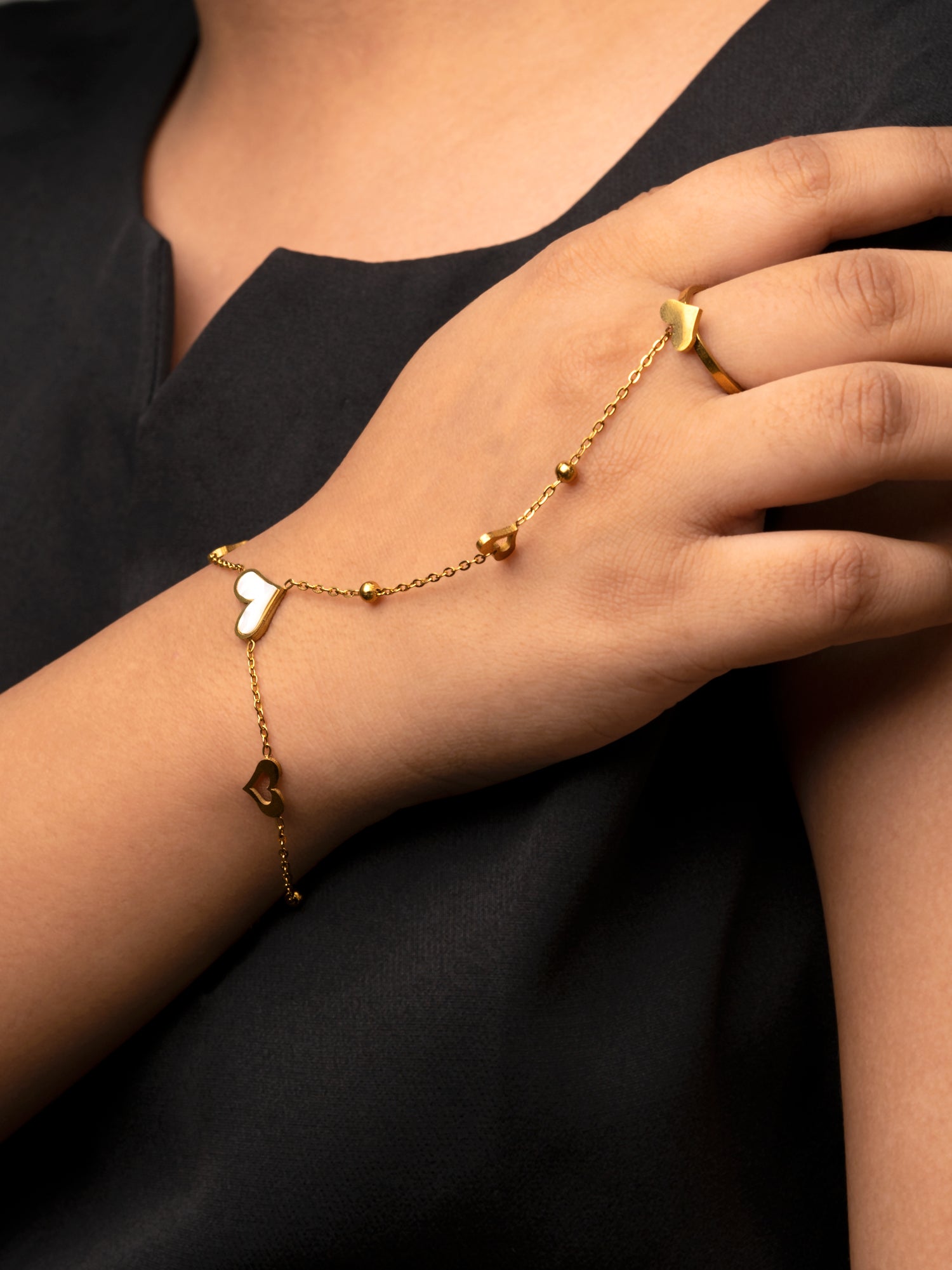 Artklim Elegant Golden Heart Anti Tarnish Ring Bracelet