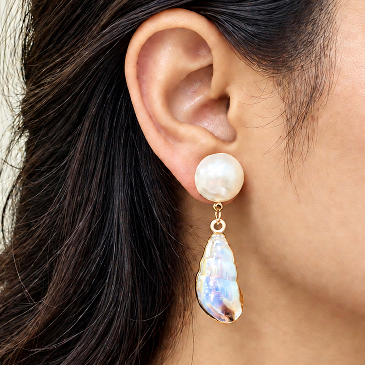 Artklim Elegant Pearl Shell Gold-Tone Anti-Tarnish Earring