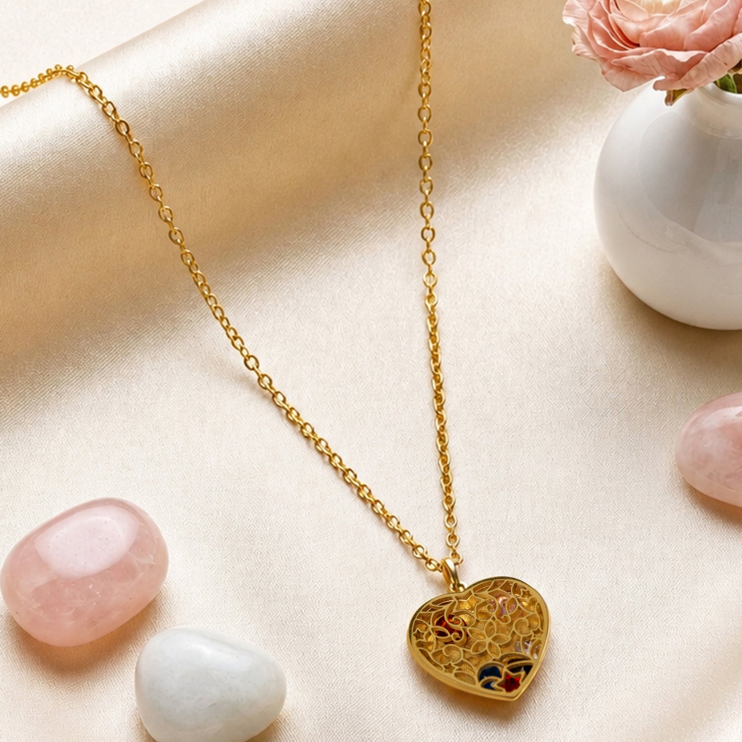Artklim Vintage Floral Heart Anti-tarnish Necklace