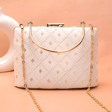 Artklim White Based Threadwork Pattern Embroidery Clutch