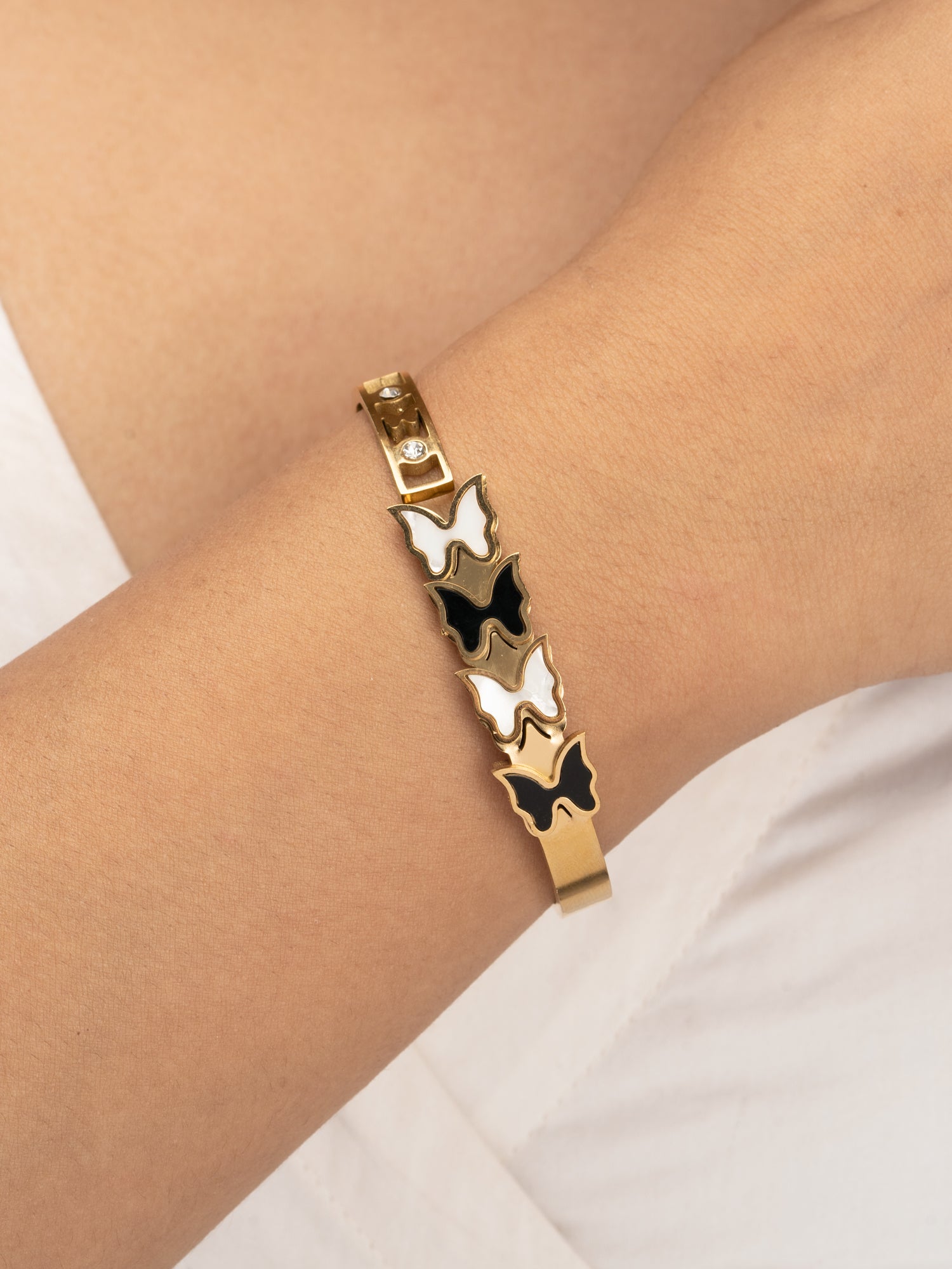 Artklim Enamel Clover Charm Gold-Plated Bracelet