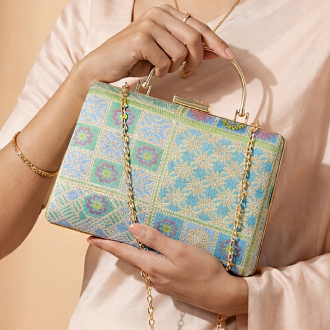 Artklim Ethnic Pastel Embroidered Clutch