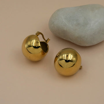 Artklim Gold Plated Classic Round Studded Earrings