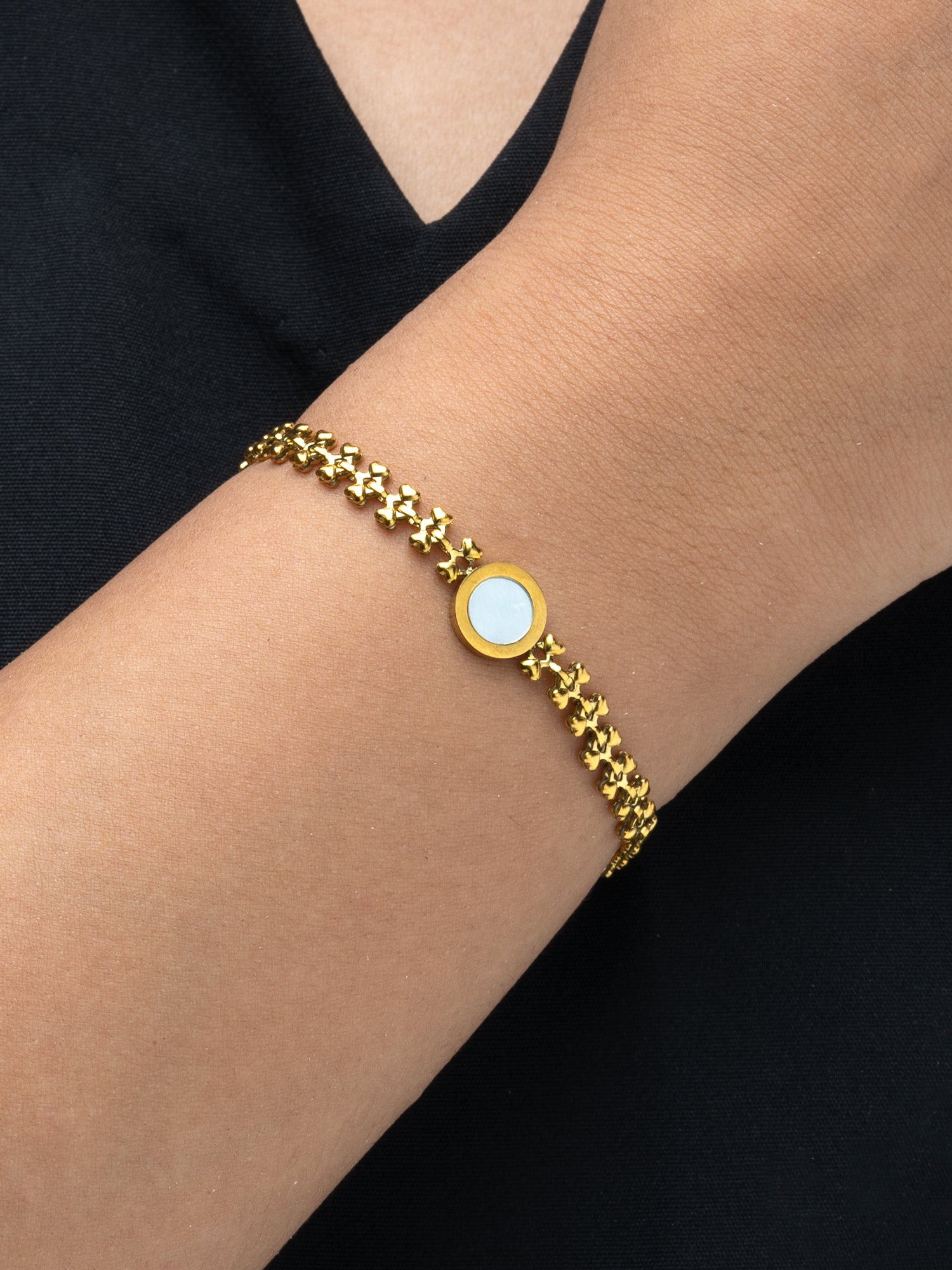 Artklim Heart Link Pearl Bracelet - Gold Plated Anti Tarnish Jewelry