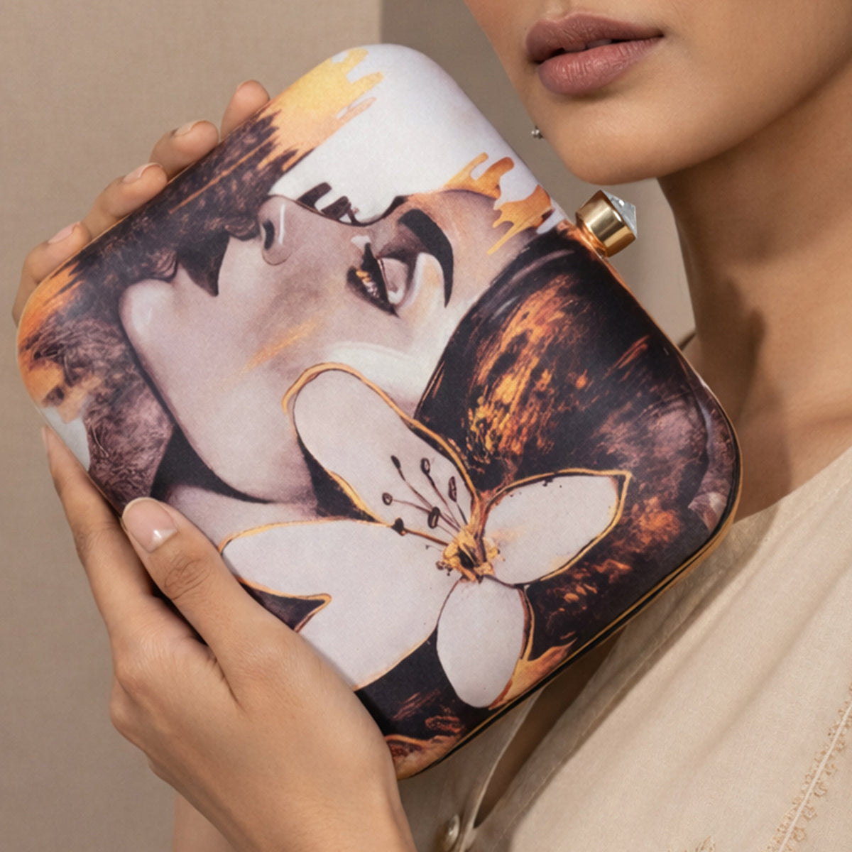 Artklim Elegant Floral Face Printed Clutch