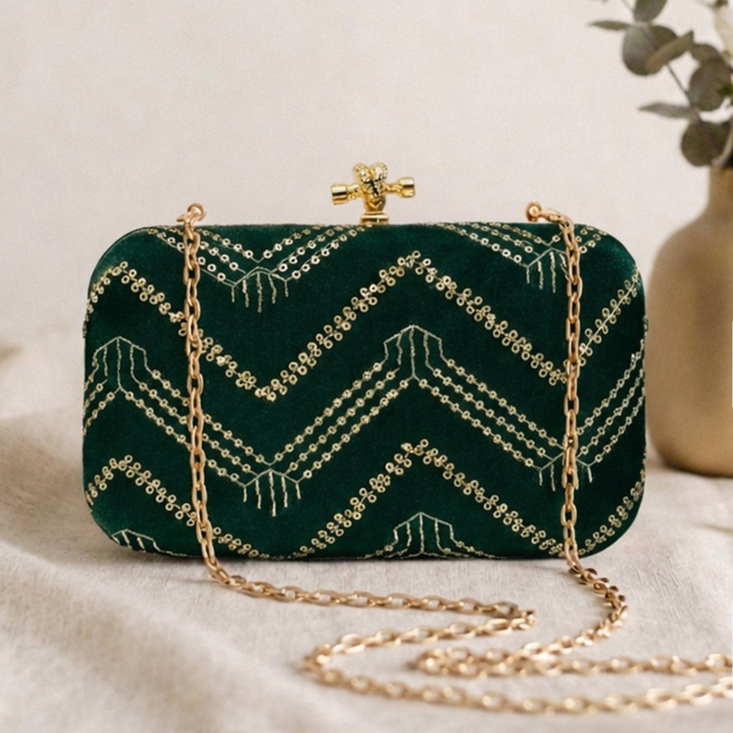 Artklim Luxury Emerald Green Velvet Embroidered Clutch