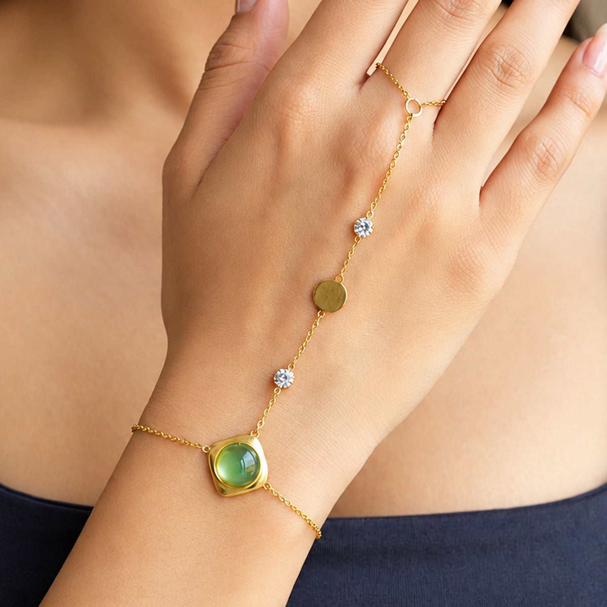 Artklim Elegant Emerald-Tone Bezel Ring Bracelet Gold-Tone Anti-Tarnish