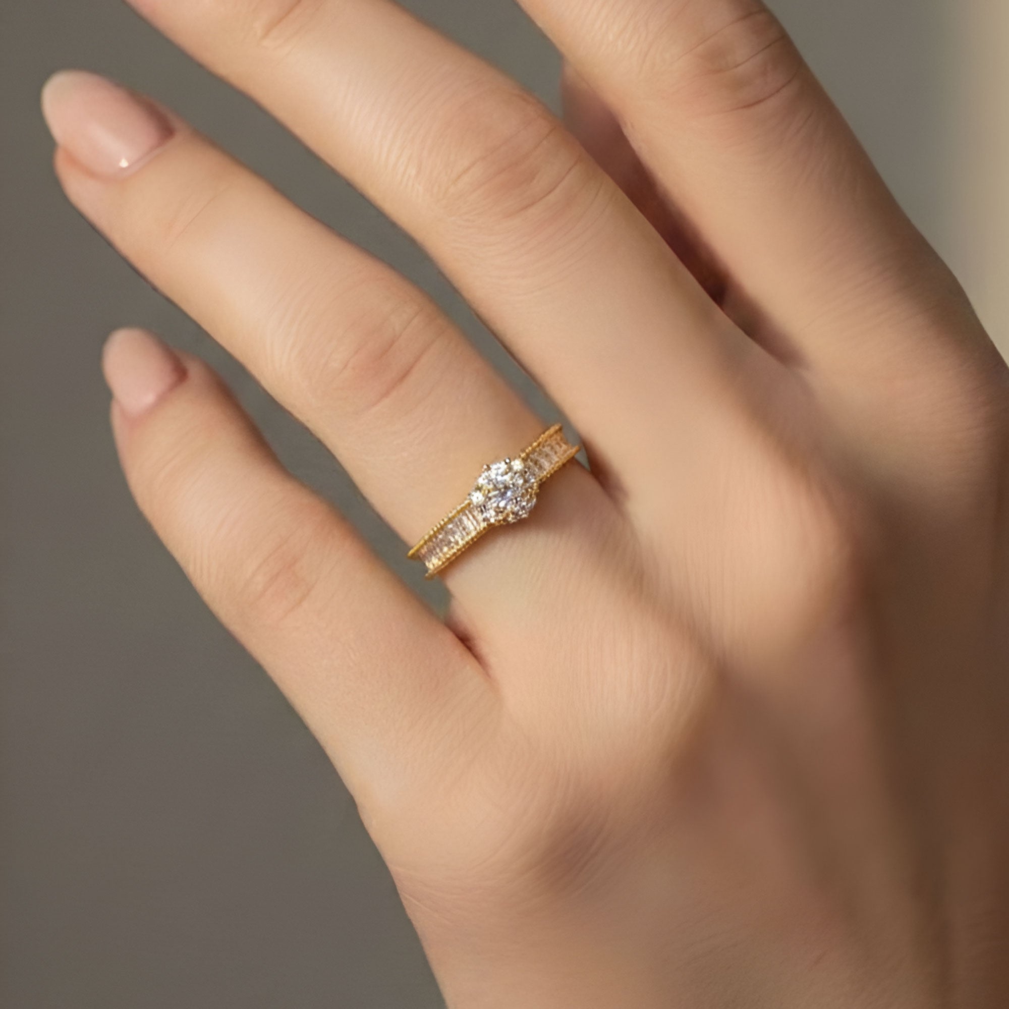 Artklim Gold-Plated Crystal Design Anti-Tarnish Ring