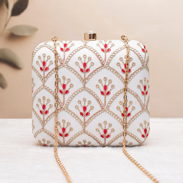 Artklim Off-White Minimal Embroidery Clutch