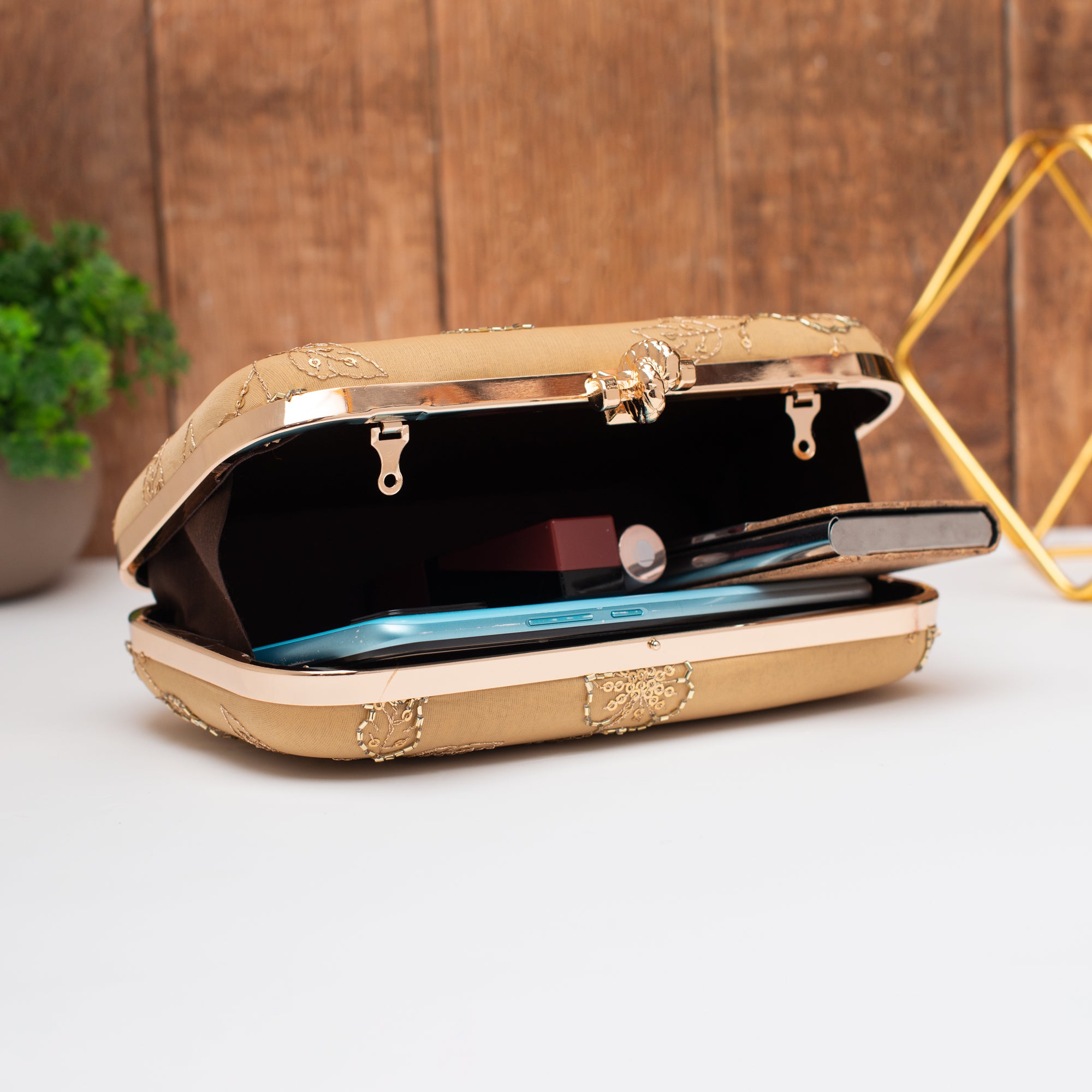 Artklim Royal Golden Nude Blossom Clutch