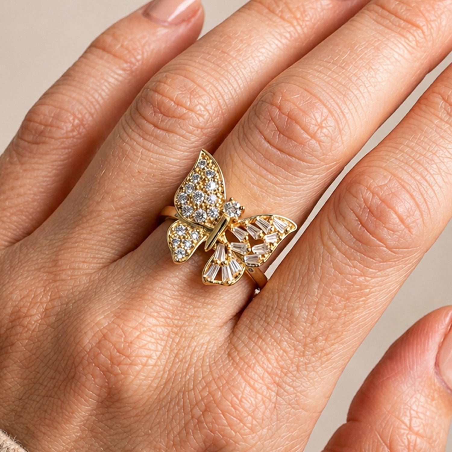 Artklim Elegant Butterfly Crystal Design Anti-Tarnish Ring