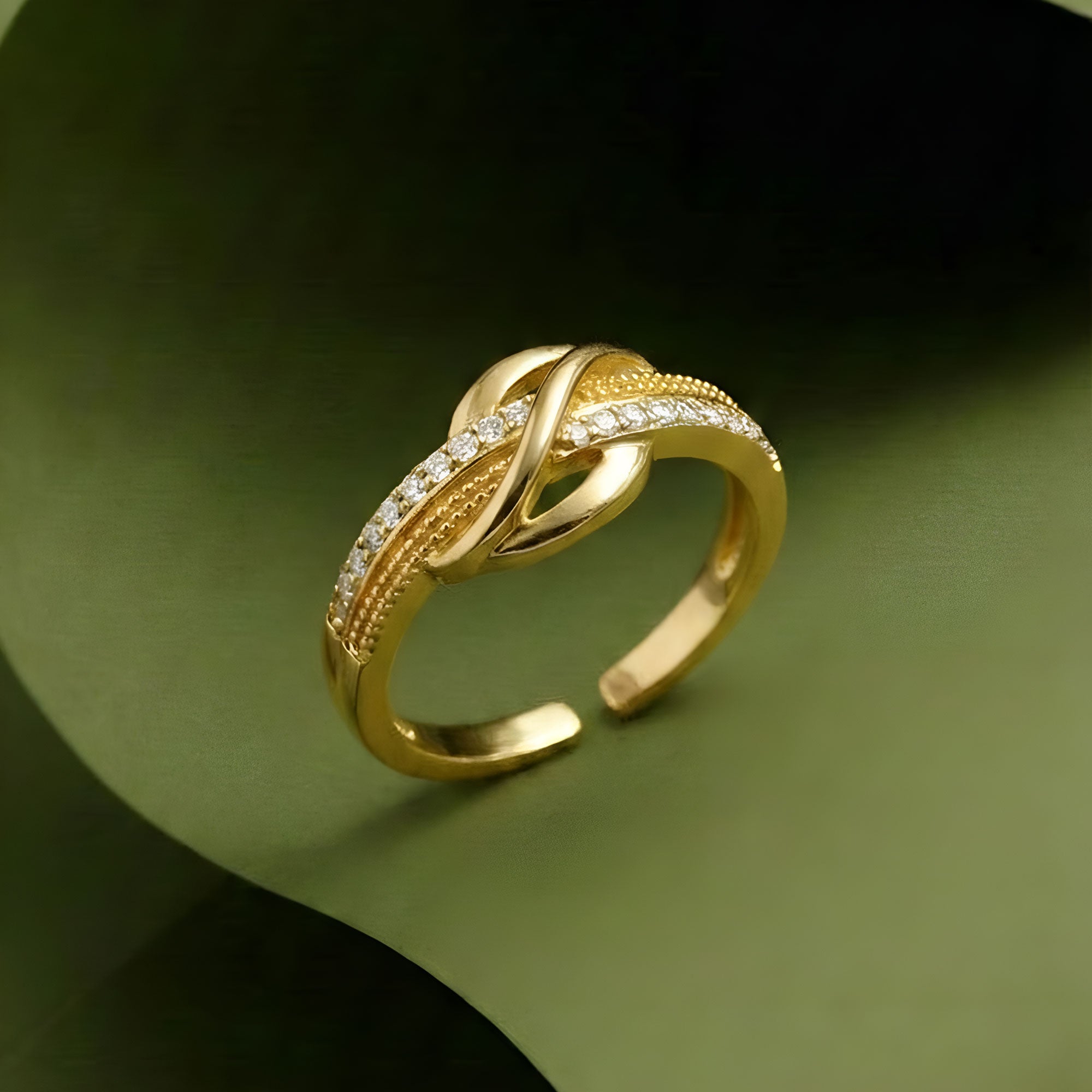 Artklim Gold-Plated Elegant Criss-Cross Design Anti-Tarnish Ring