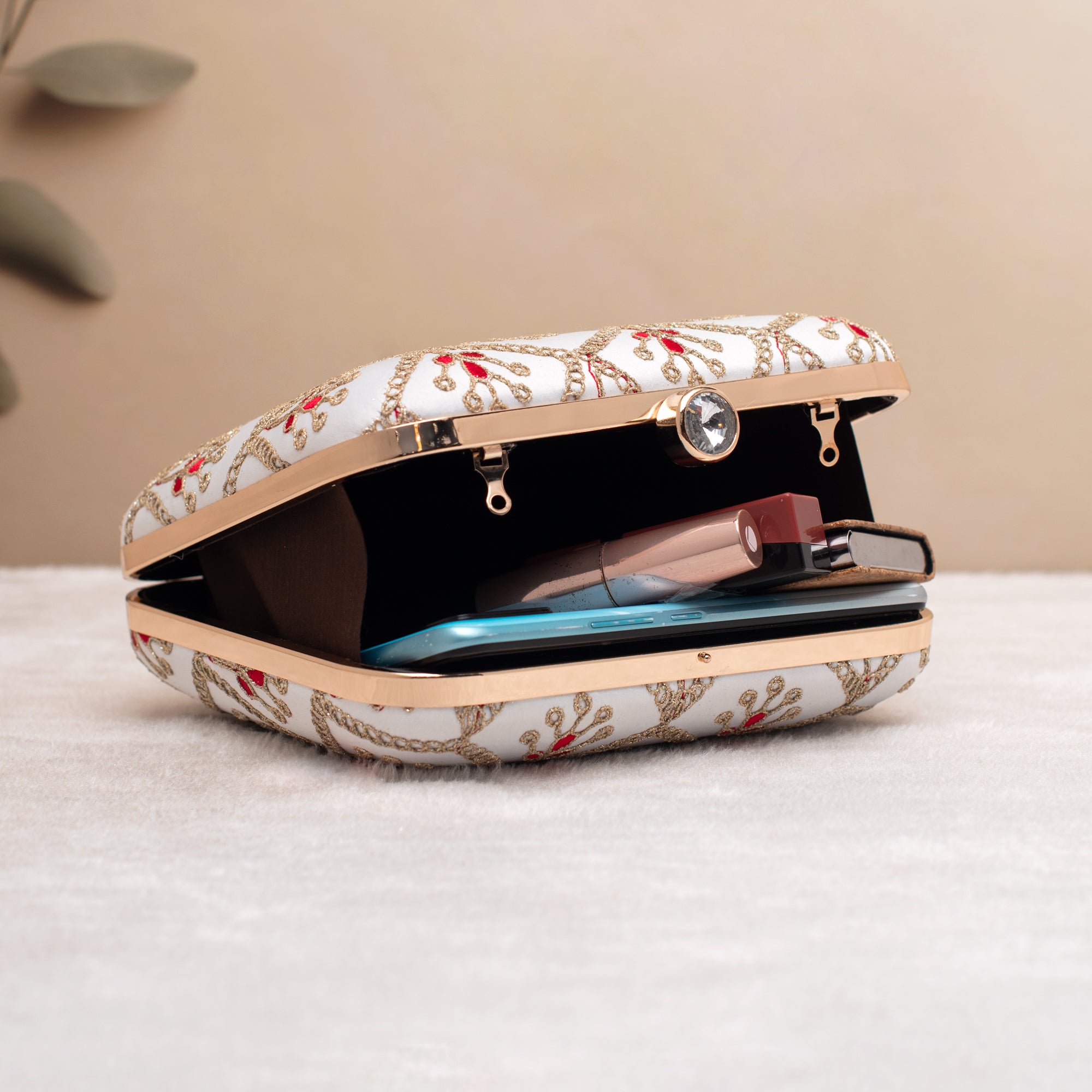 Artklim Off-White Minimal Embroidery Clutch