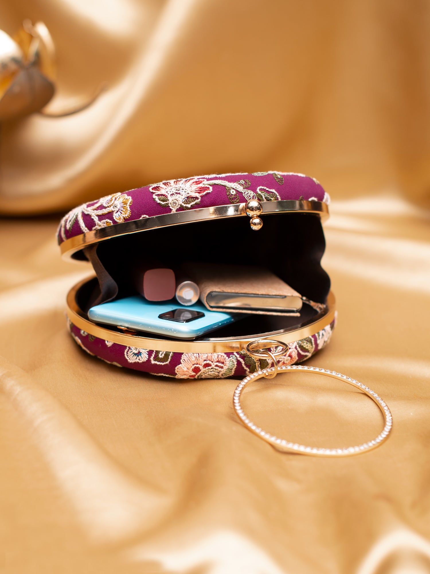 Artklim Royal Orchid Round Clutch