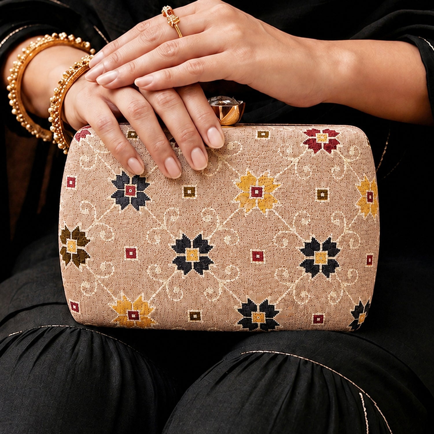 Artklim Beige Ethnic Floral Motif Chain Strap Printed Clutch