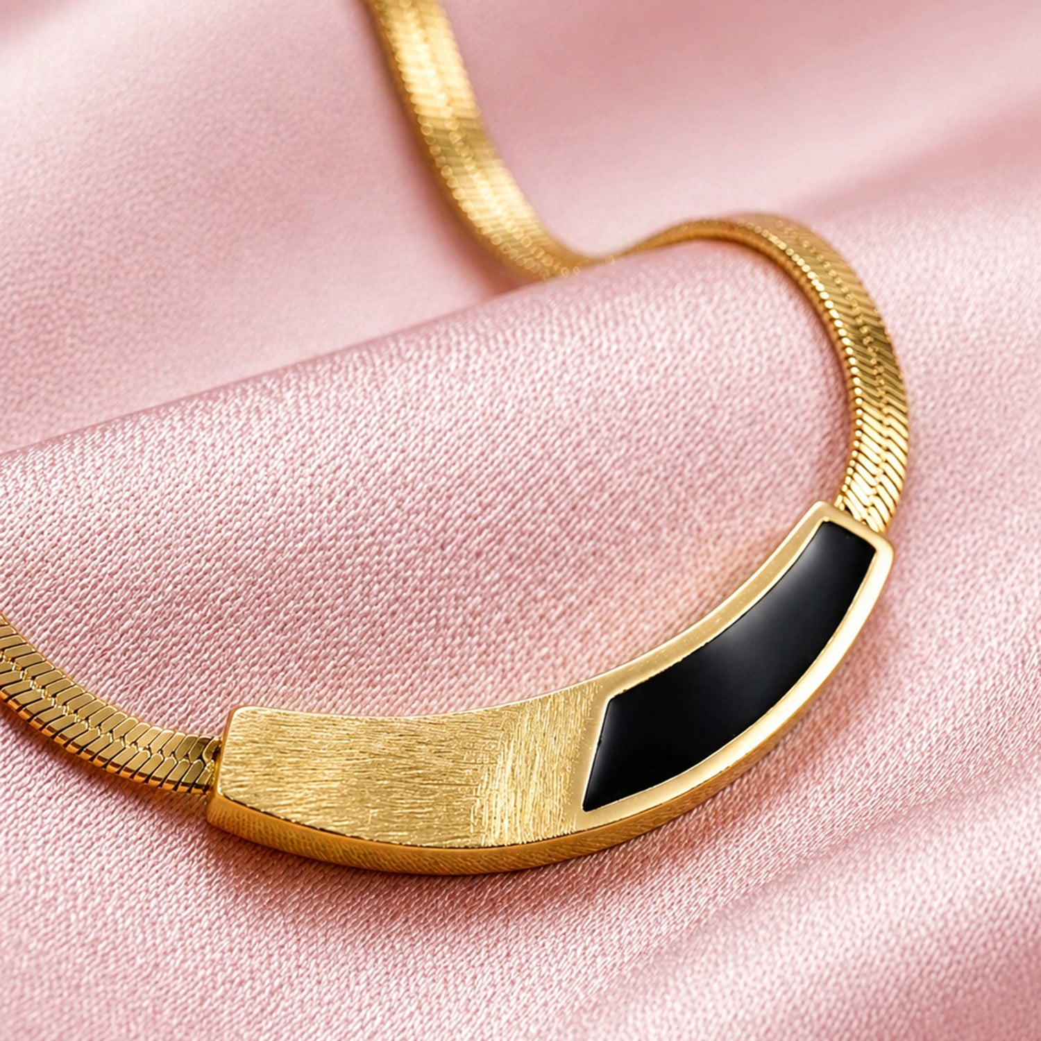 Artklim Minimal Gold Anti-tarnish necklace