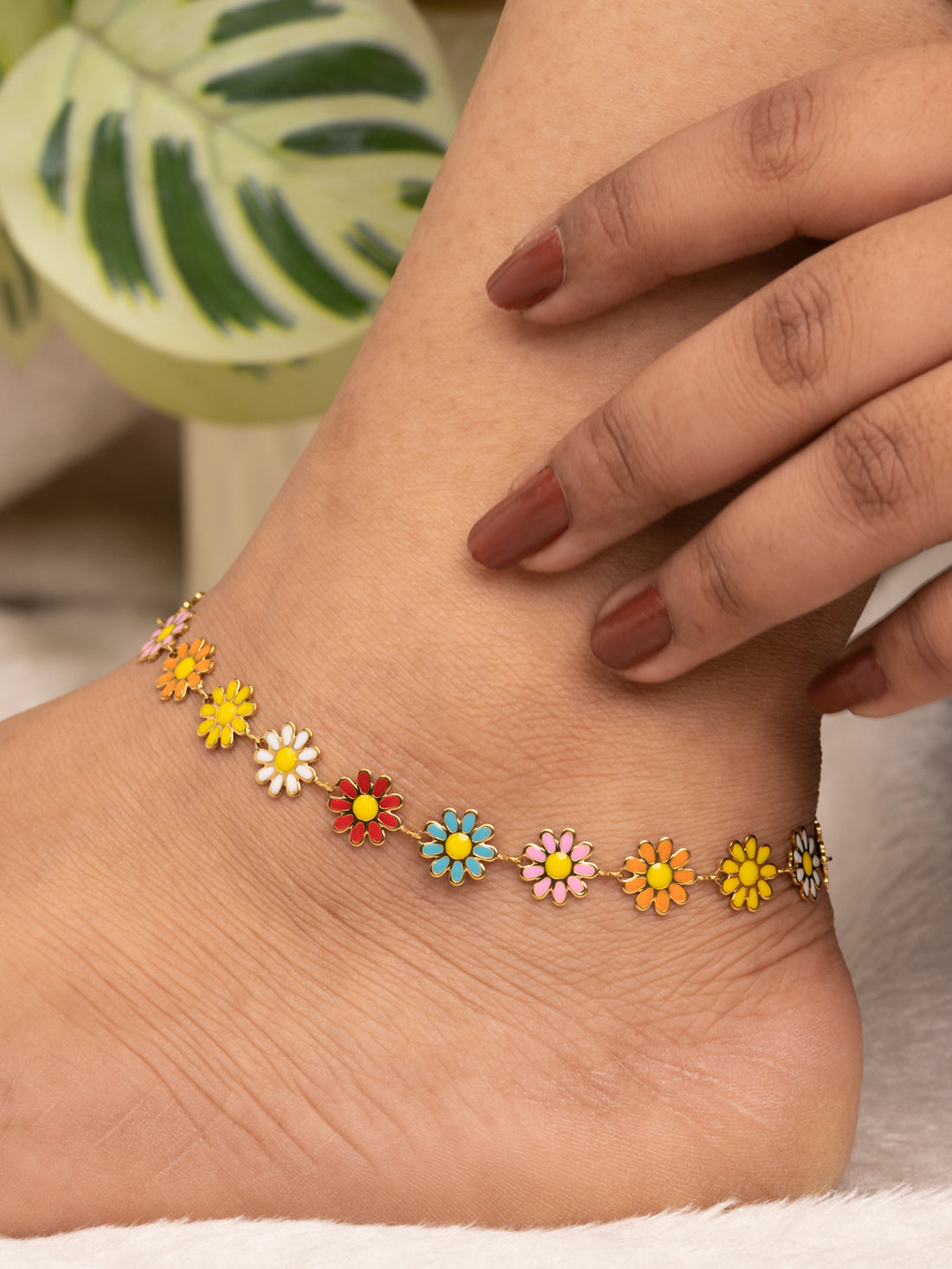 Artklim Gold Plated Multicolor Daisy Bloom Anti Tarnish Anklet