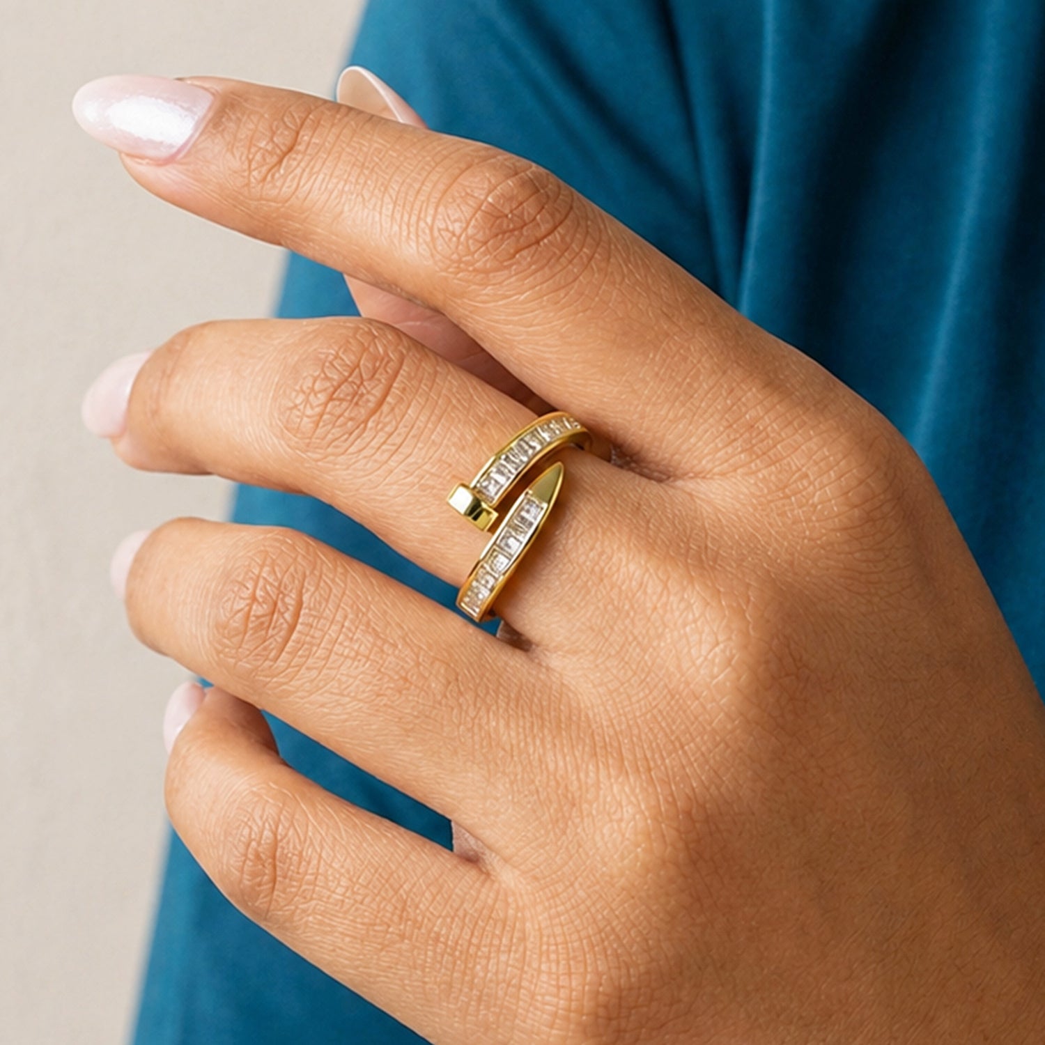 Artklim Premium Chic Look Gold Anti-Tarnish Ring