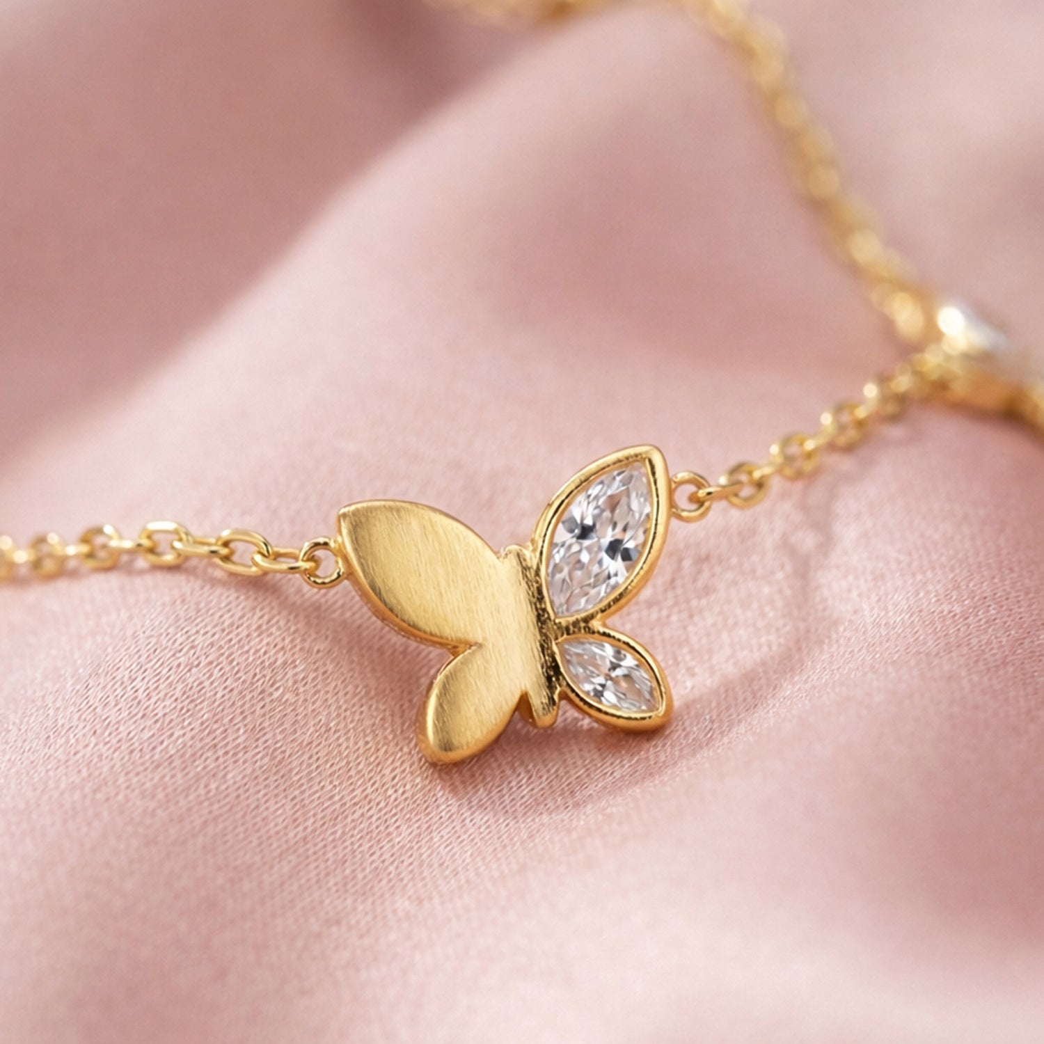 Artklim Gold-Plated Elegant Butterfly Charm Anti-Tarnish Necklace