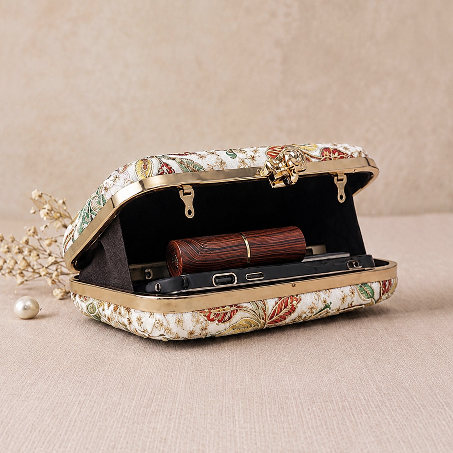 Artklim Elegant Floral Embroidered Clutch
