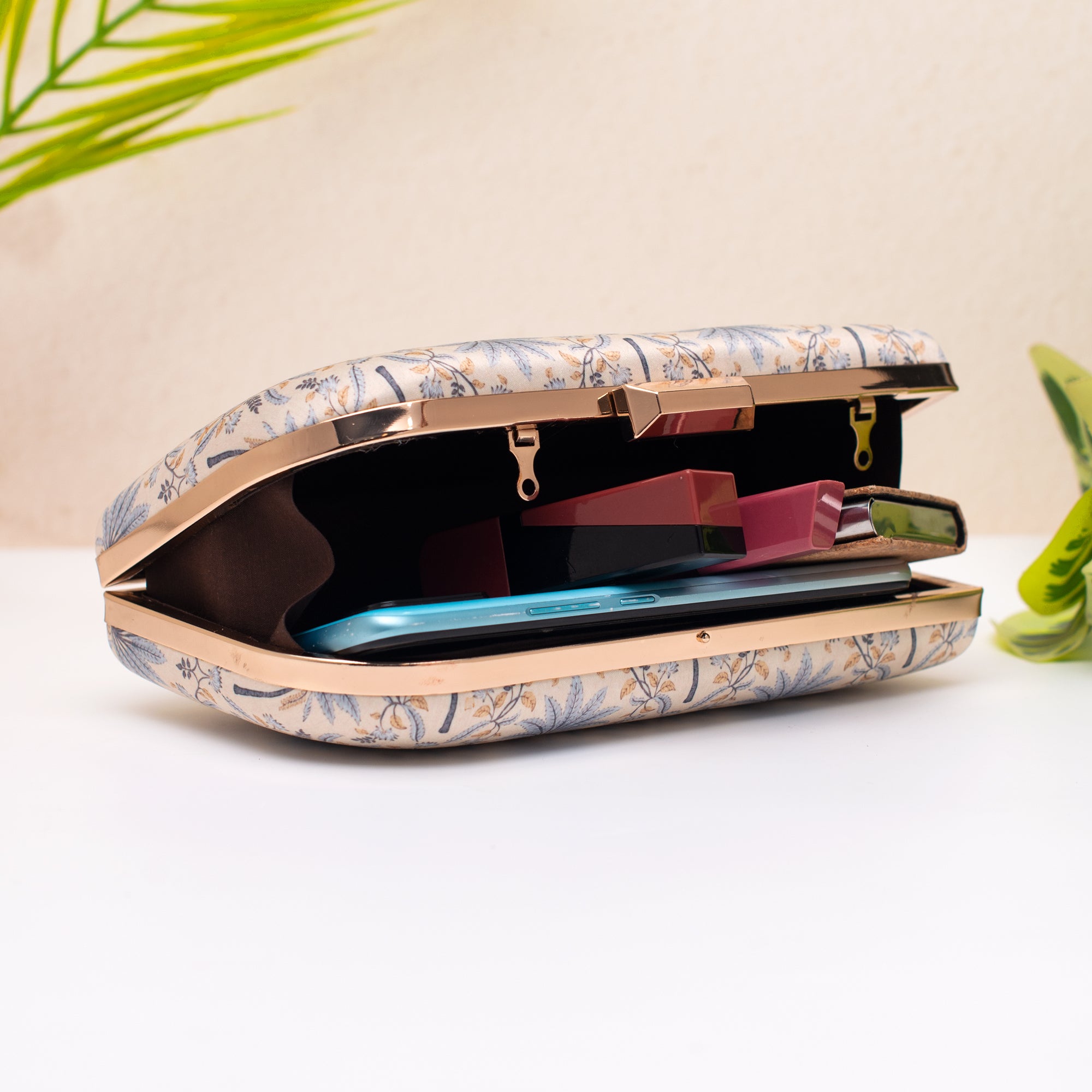 Artklim Blue Breeze Printed Clutch