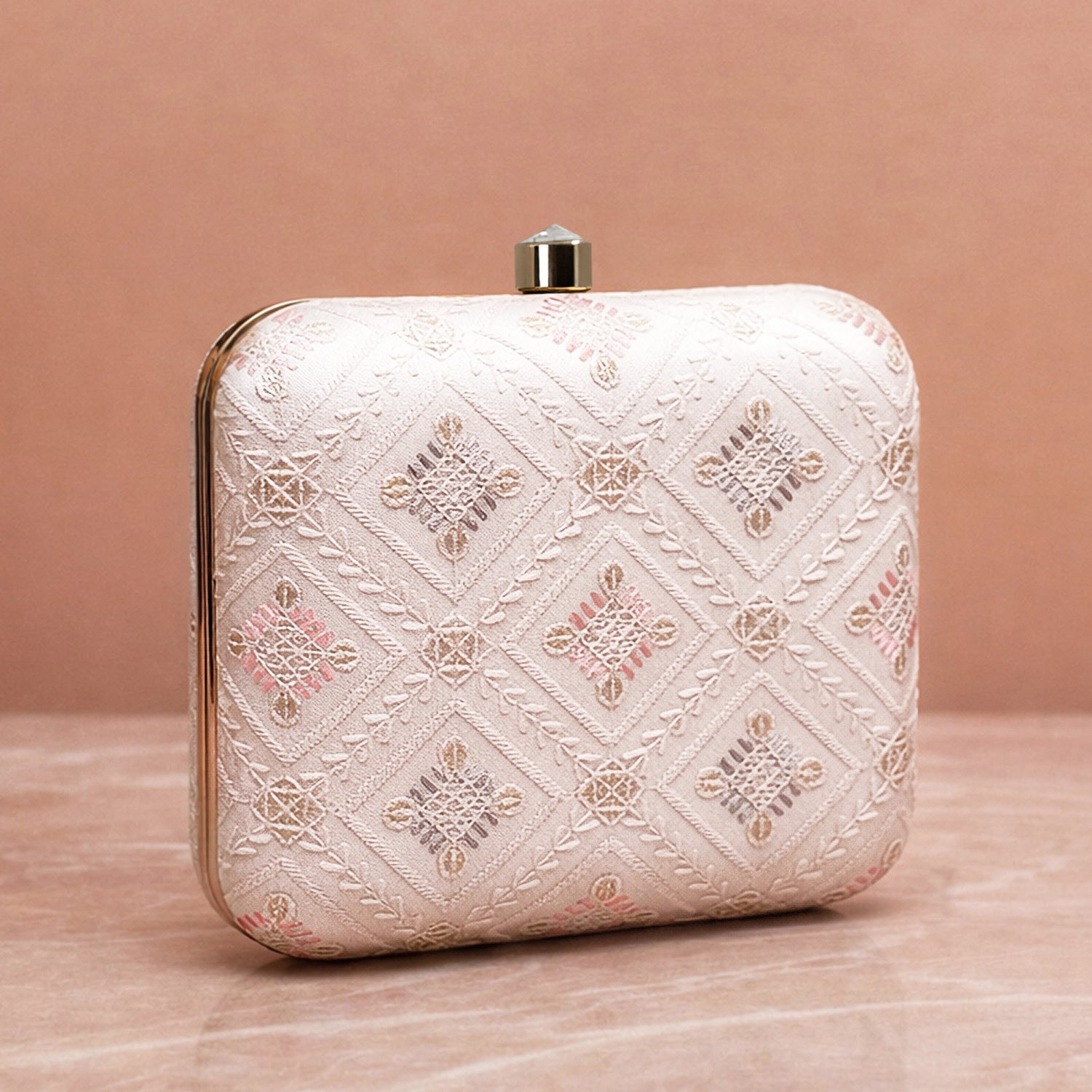 Artklim White Based Threadwork Pattern Embroidery Clutch