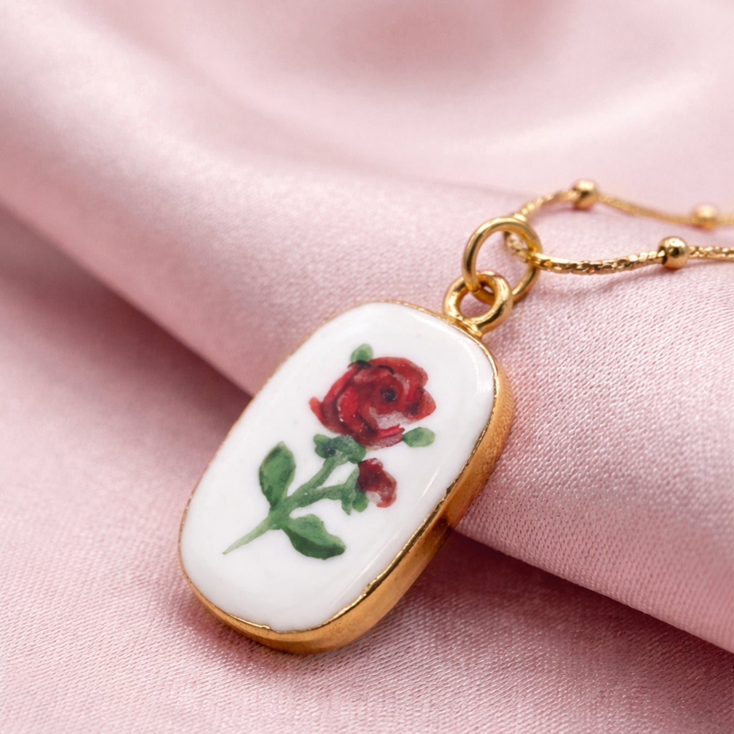 Artklim Gold-Plated Elegant Rose Design Oval Anti-Tarnish Pendant Necklace