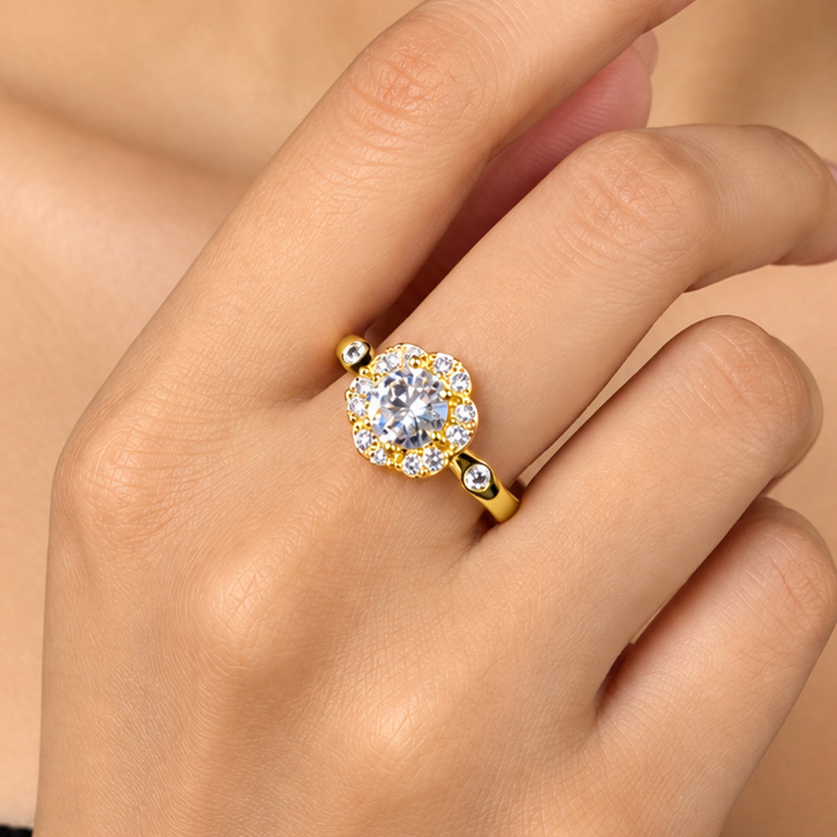 Artklim Luxe Halo Stone Gold-Tone Anti-Tarnish Ring