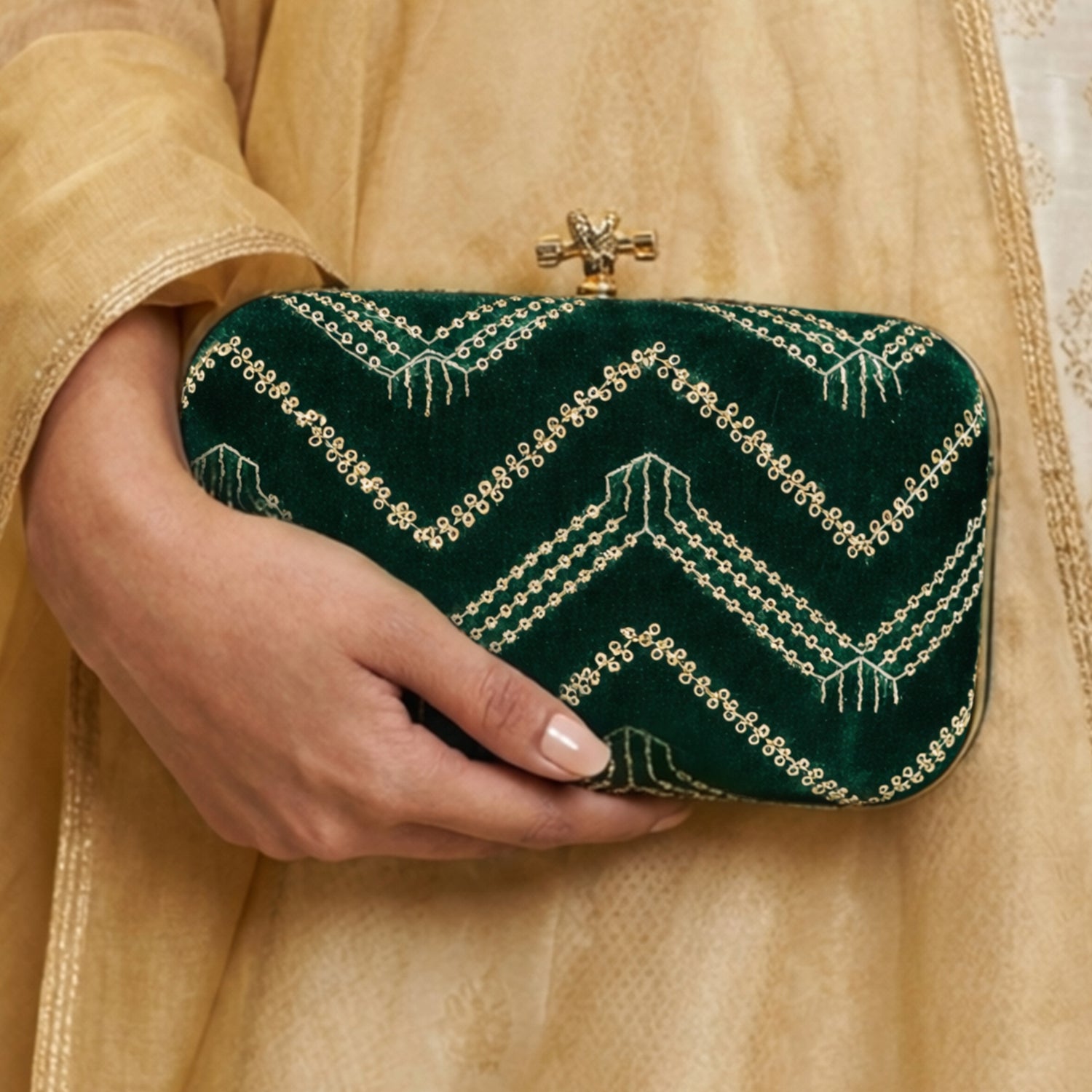 Artklim Luxury Emerald Green Velvet Embroidered Clutch