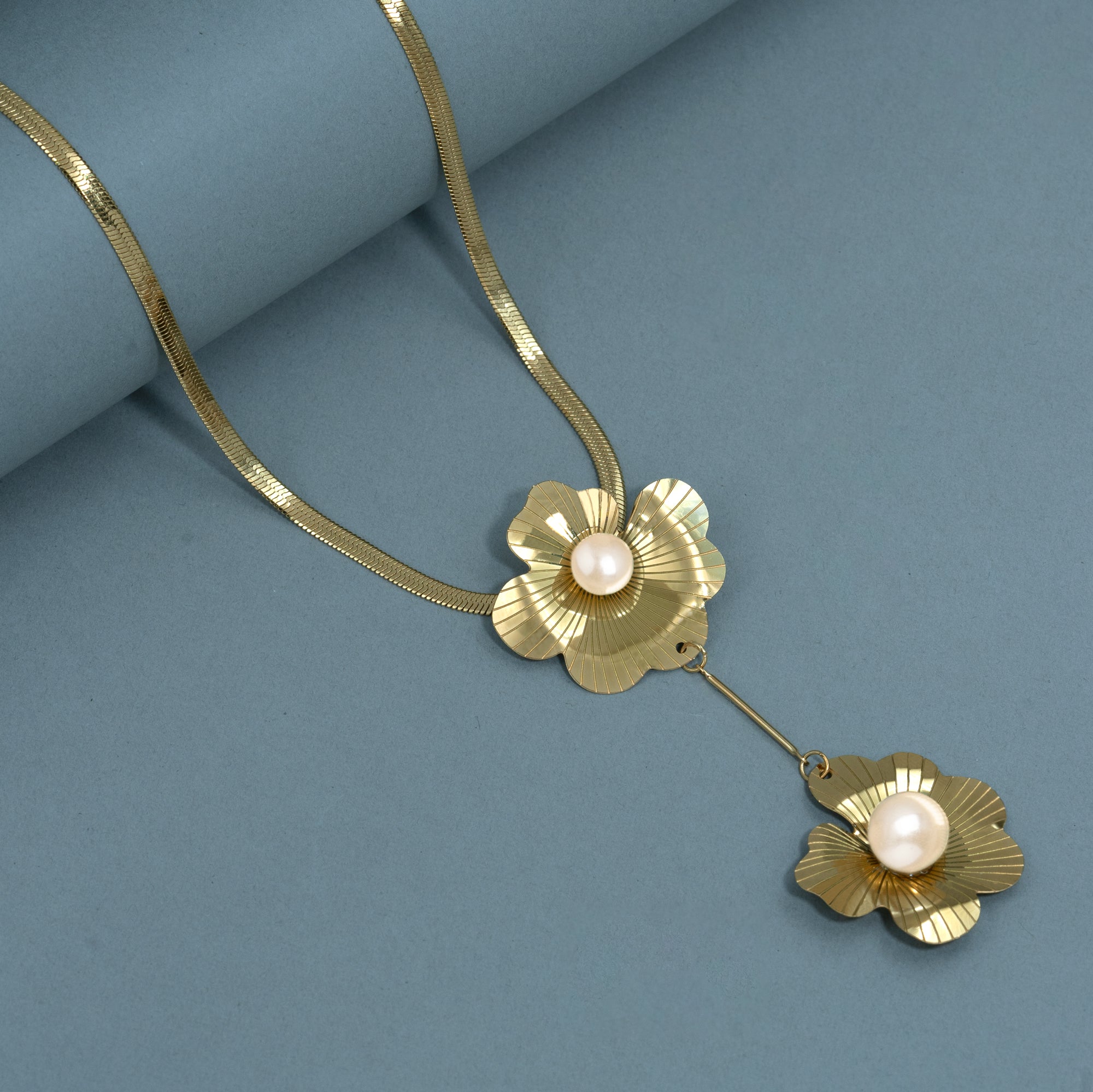 Artklim Golden Bloom Pearl Pendant Necklace
