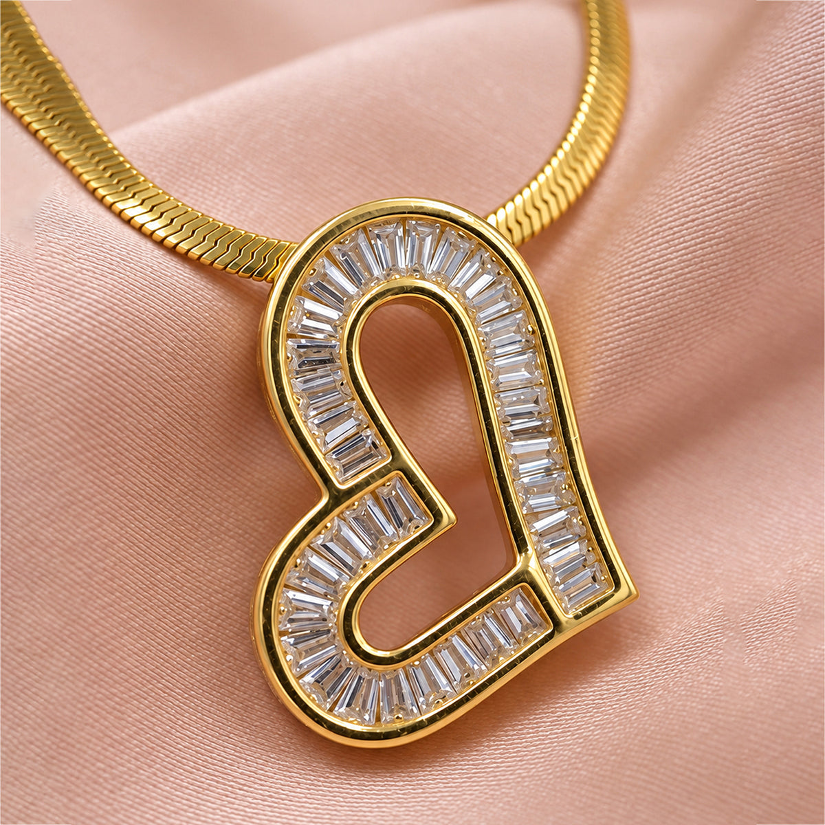 Artklim Elegant Heart Crystal Gold Anti-Tarnish Pendant Necklace