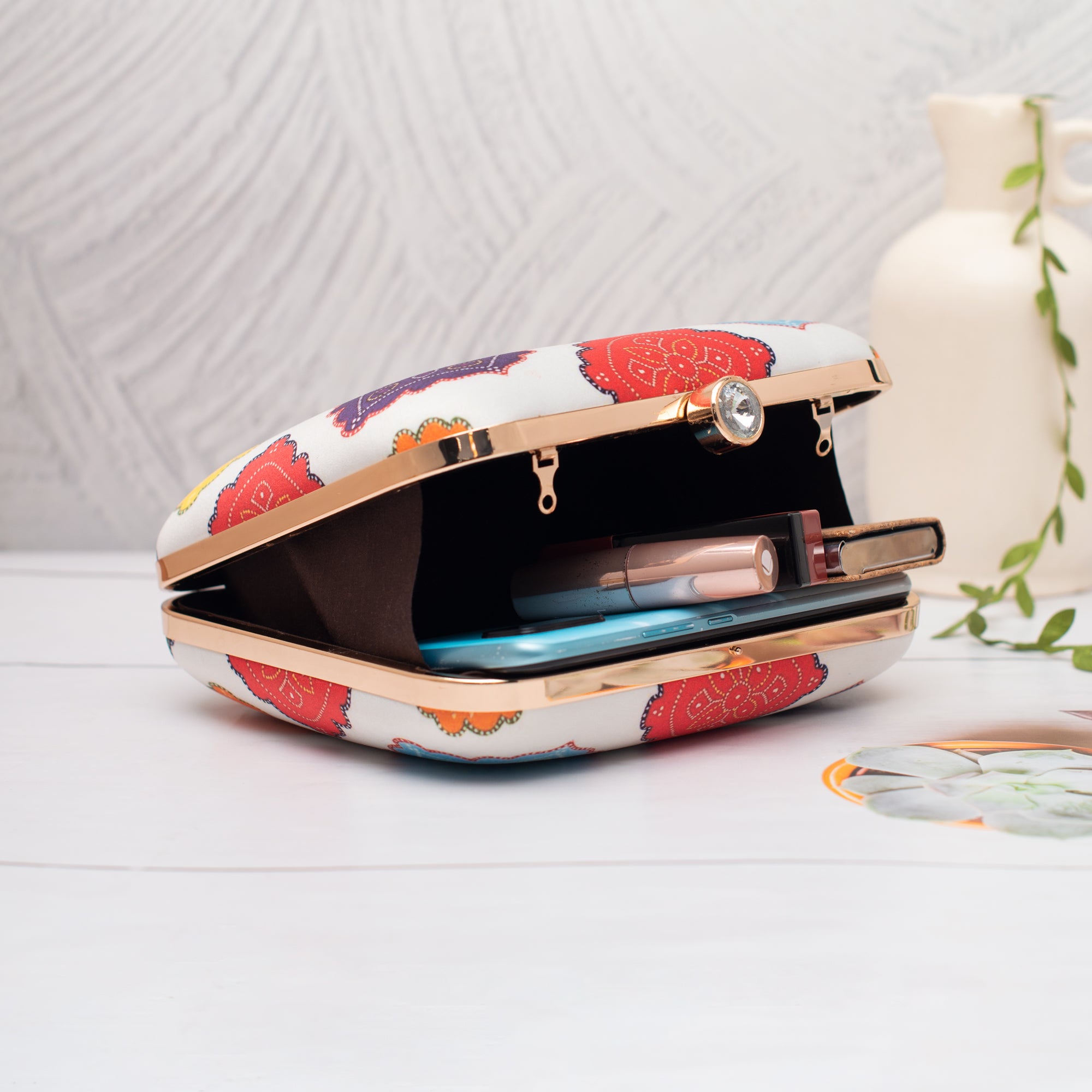 Artklim White with Multicolour Mandala Printed Clutch