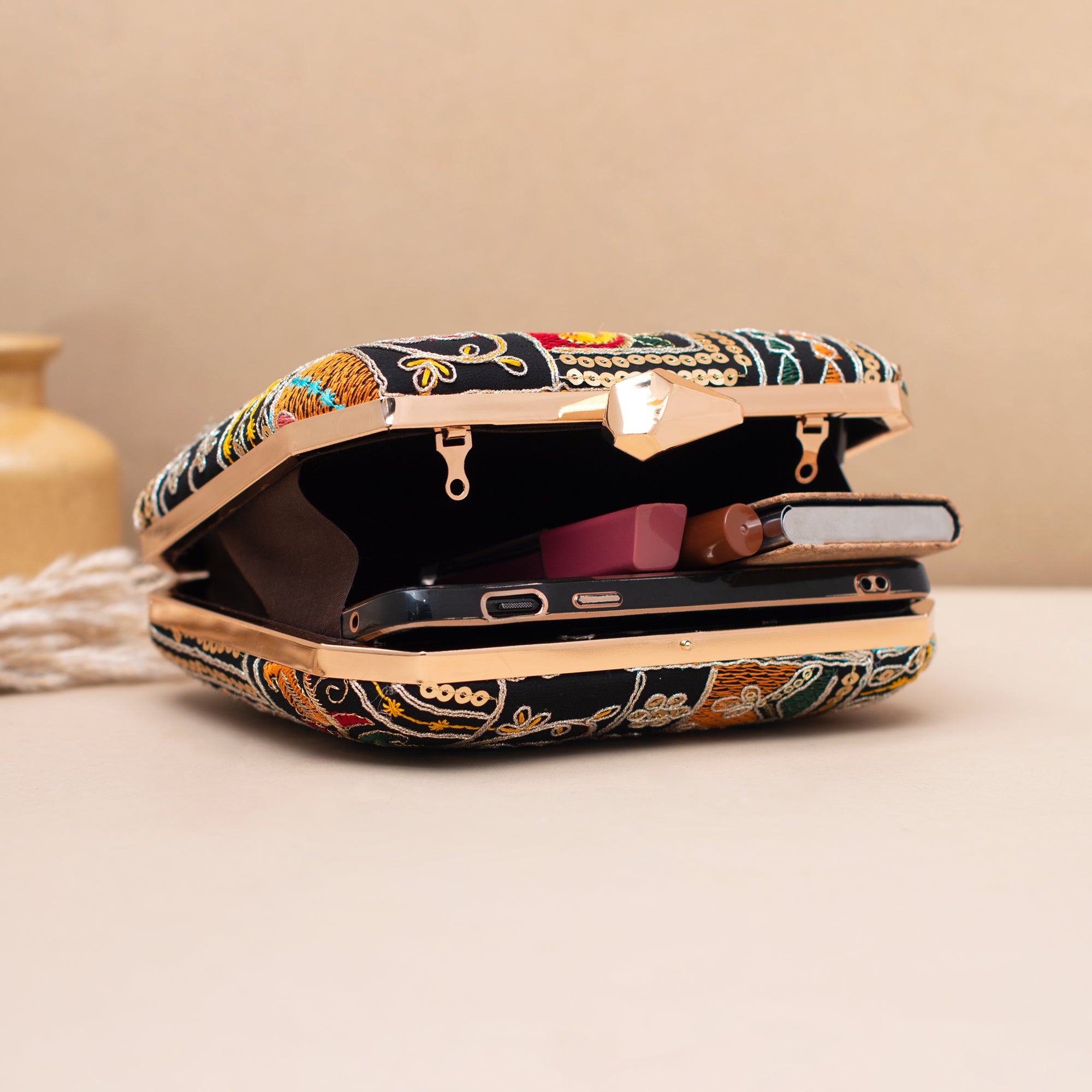 Artklim Black Multicolor Floral Embroidered Clutch