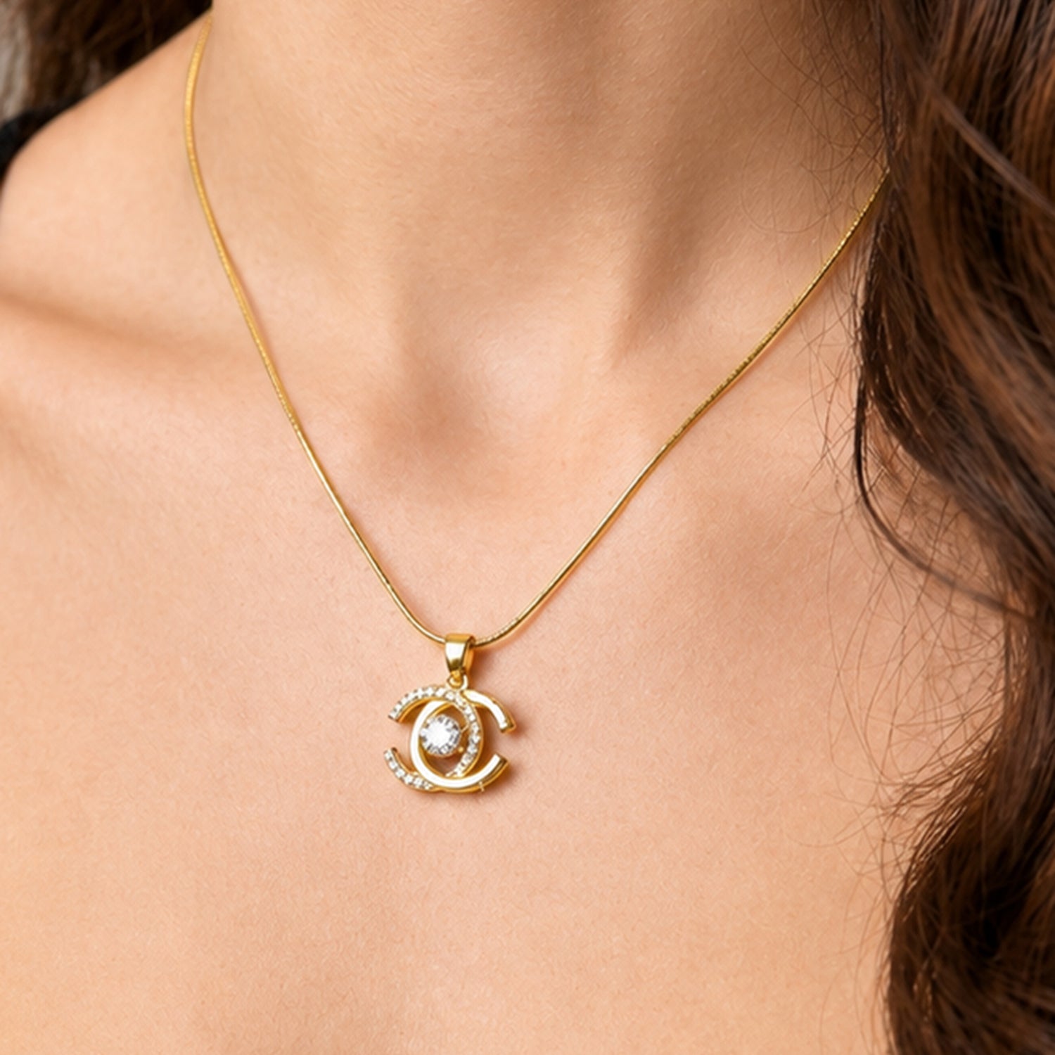 Artklim Luxury Interlock Crystal Anti-Tarnish Pendant Necklace