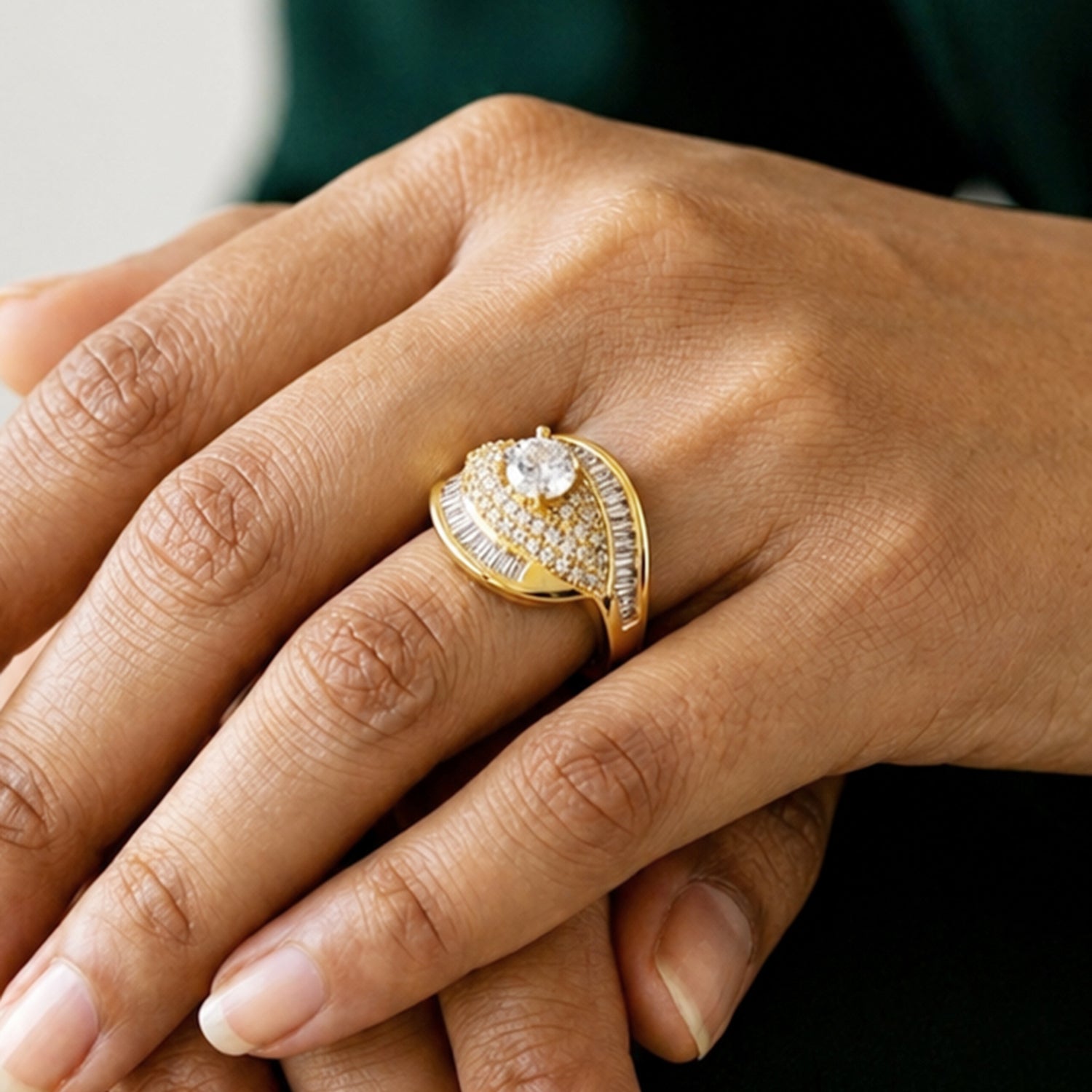 Artklim Classic Solitaire Halo Luxe Anti-Tarnish Ring