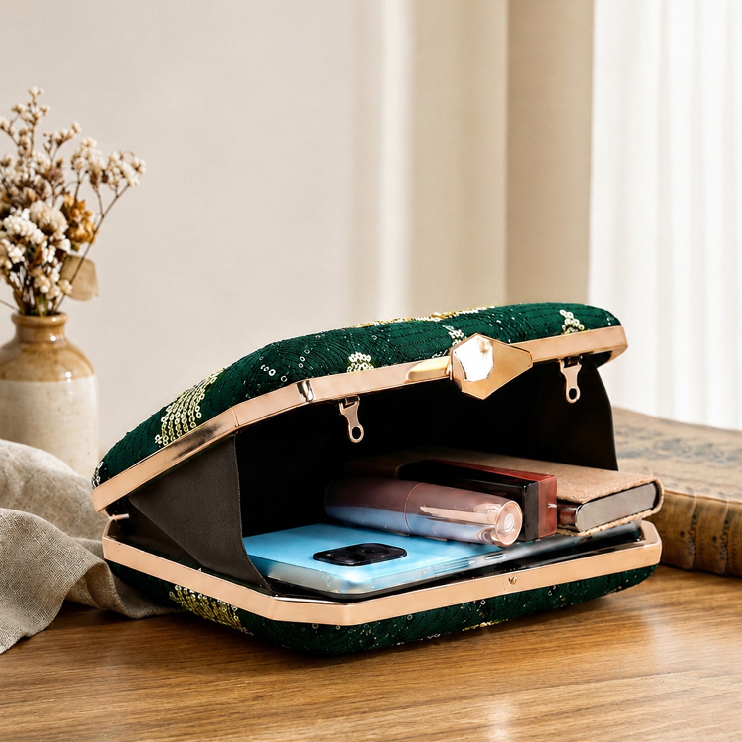 Artklim Green Geometric Pattern Clutch