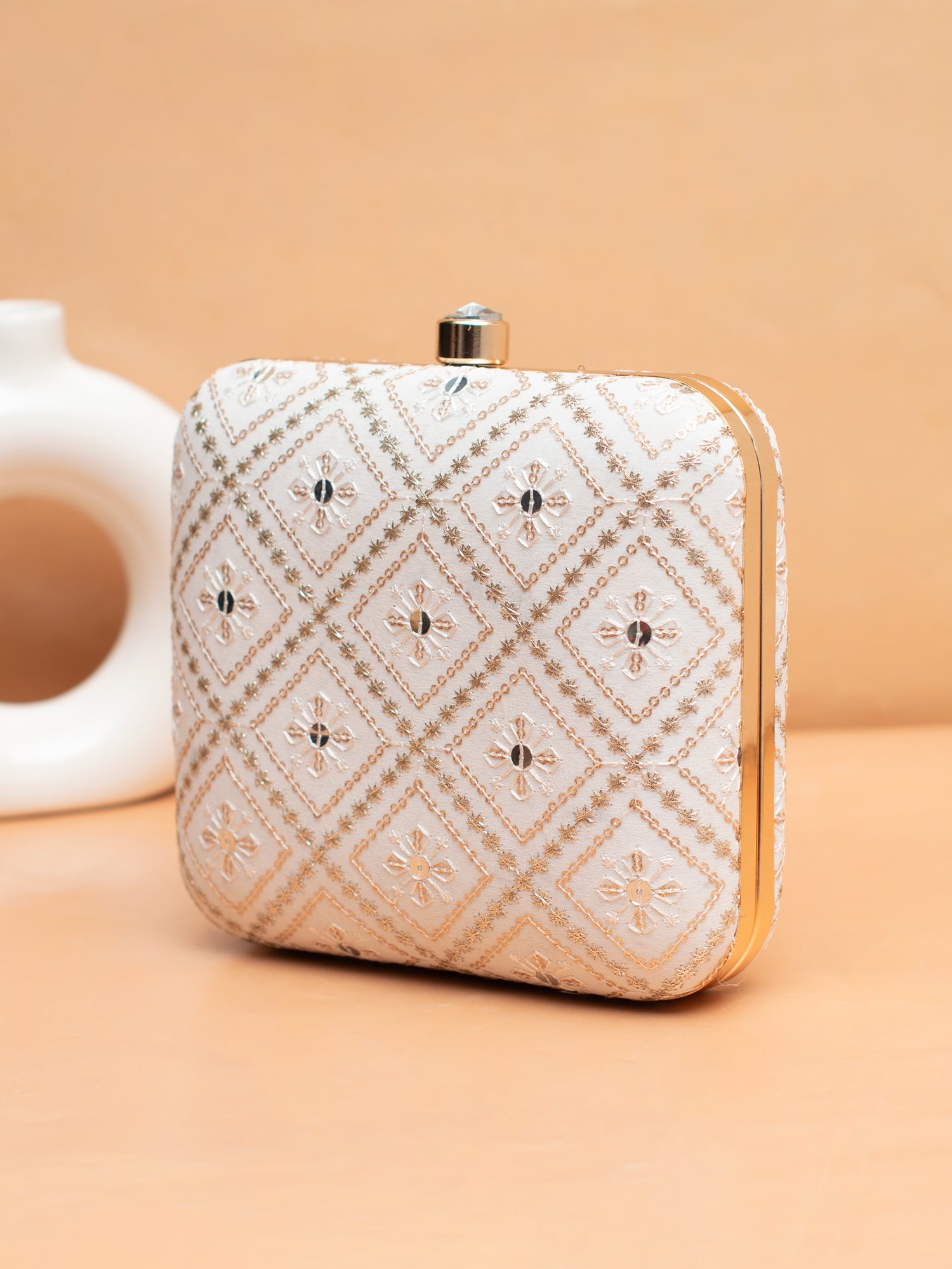 Artklim Ivory Elegance – Embroidered Evening Clutch