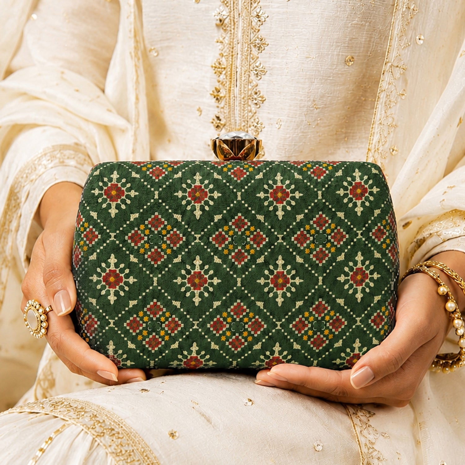Artklim Olive Green Ethnic Floral Pattern Chain Strap Printed Clutch