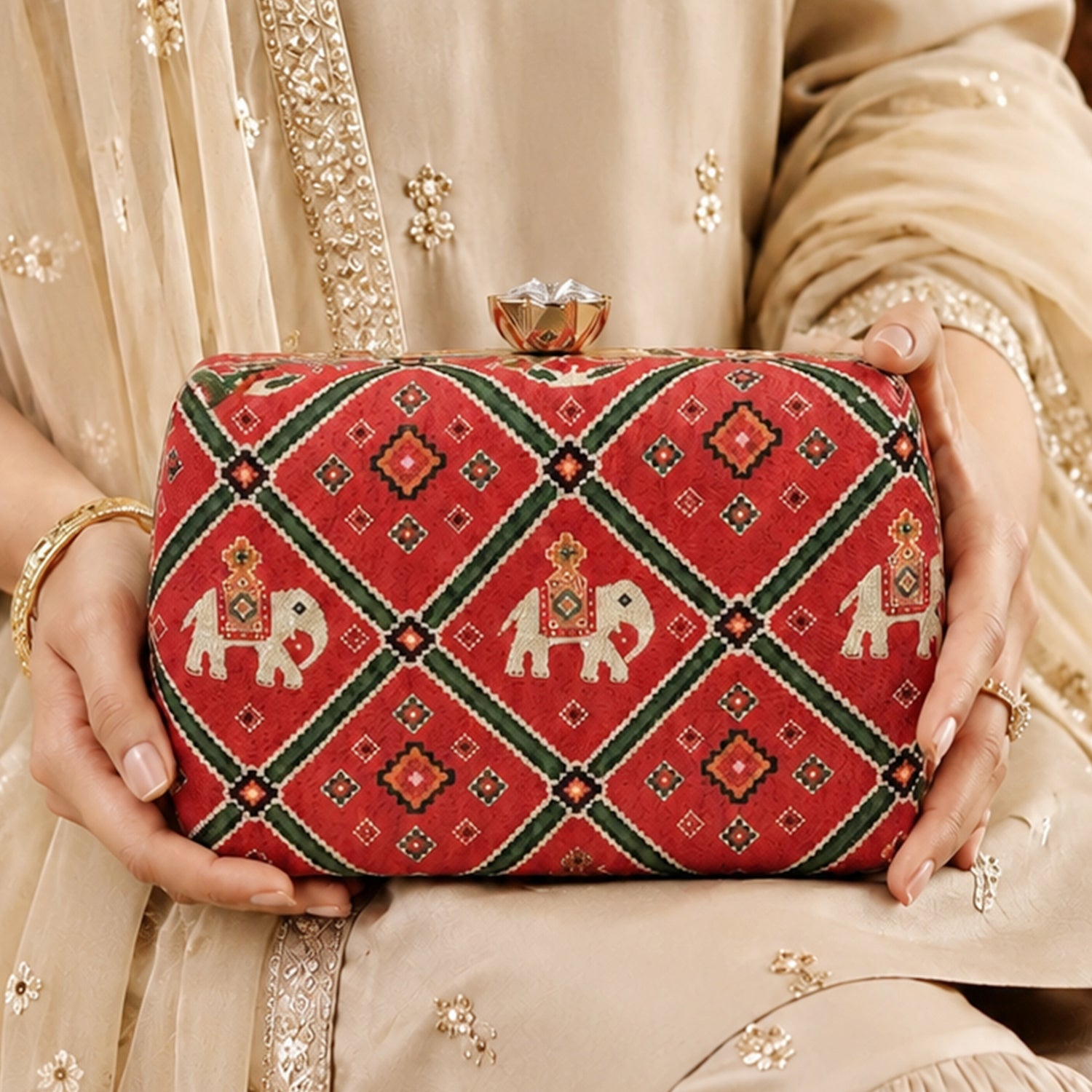 Artklim Red Traditional Elephant Print Chain Strap Printed Clutch