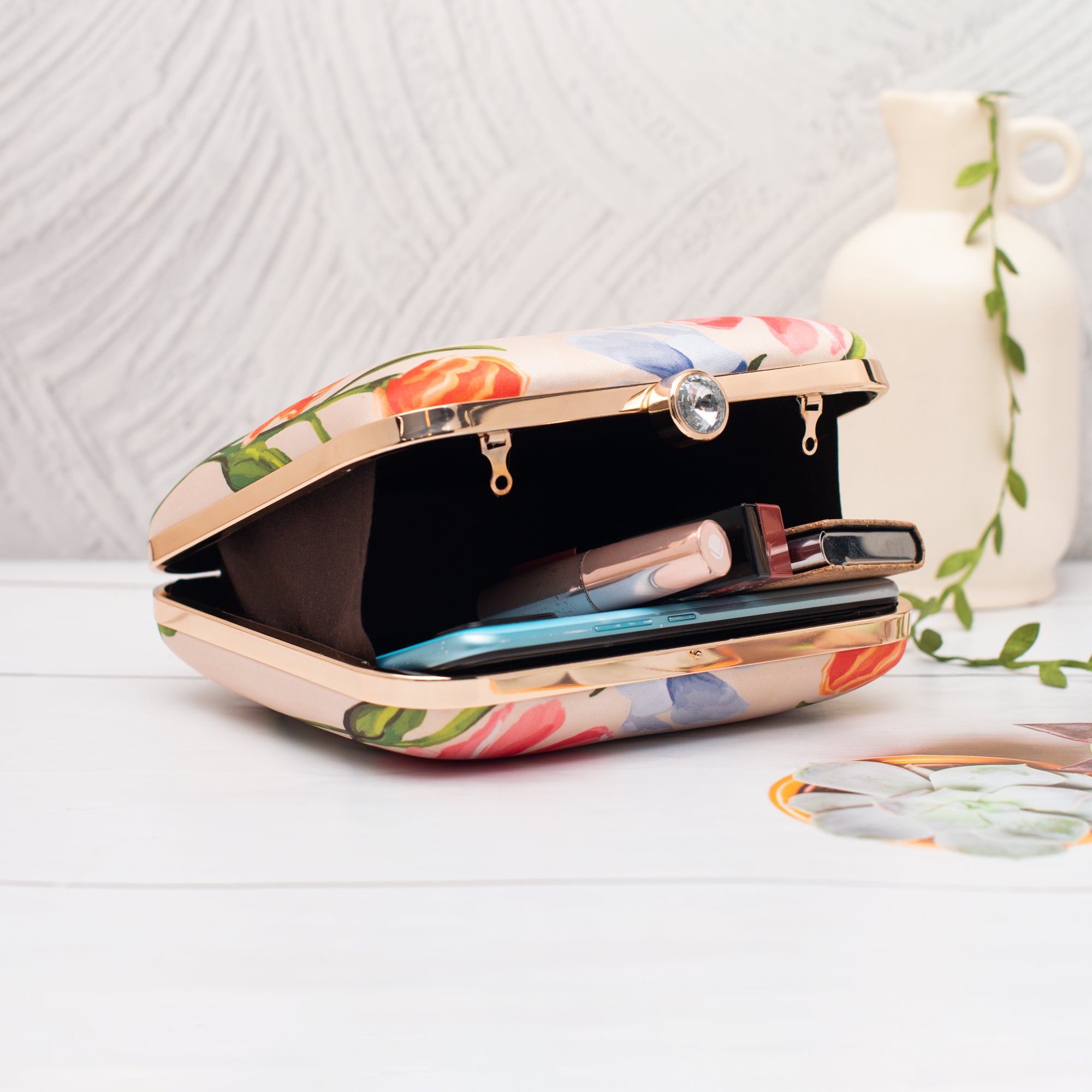 Artklim Floral Pink–Orange Portrait Clutch