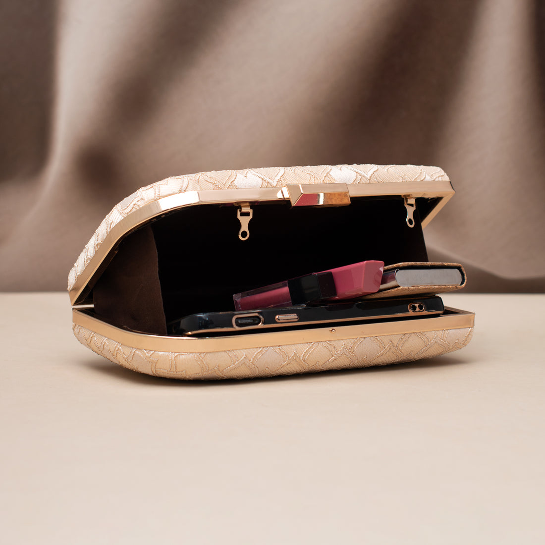 Artklim Pearl Ivory Elegance Embroidered Clutch