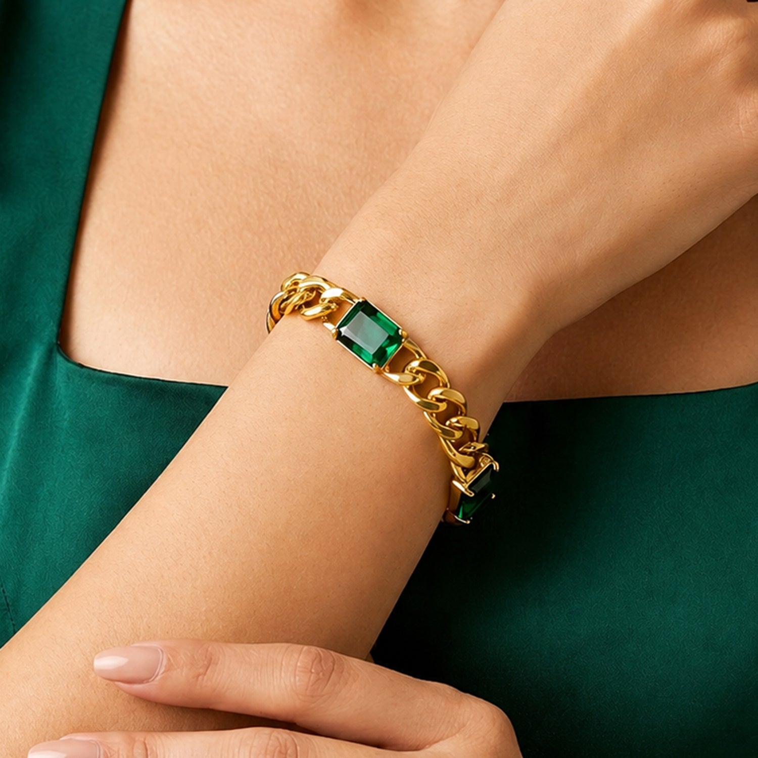 Artklim Emerald Luxe Cuban Link Gold Anti-Tarnish Bracelet