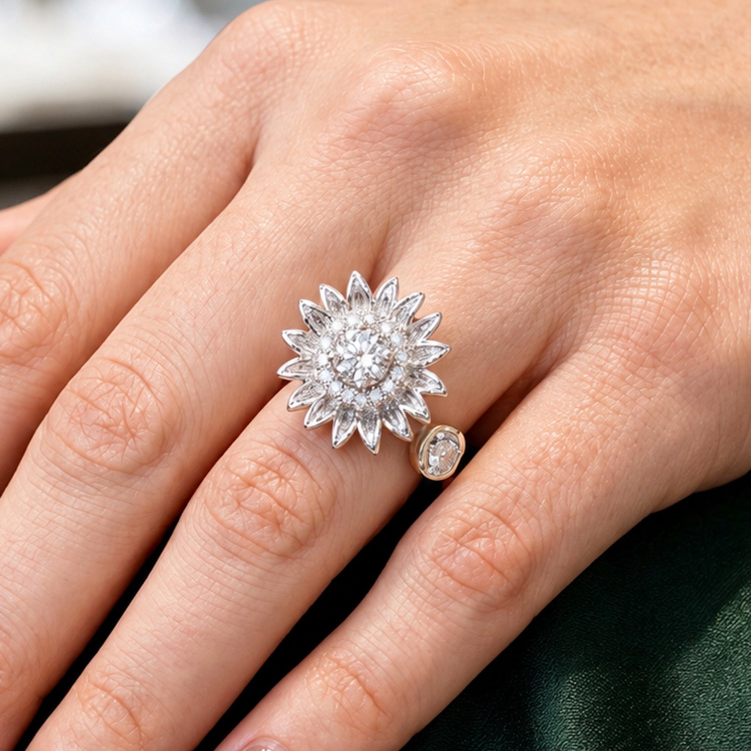 Artklim Silver Sunflower Revolving Adjustable Anti-Tarnish Copper Ring