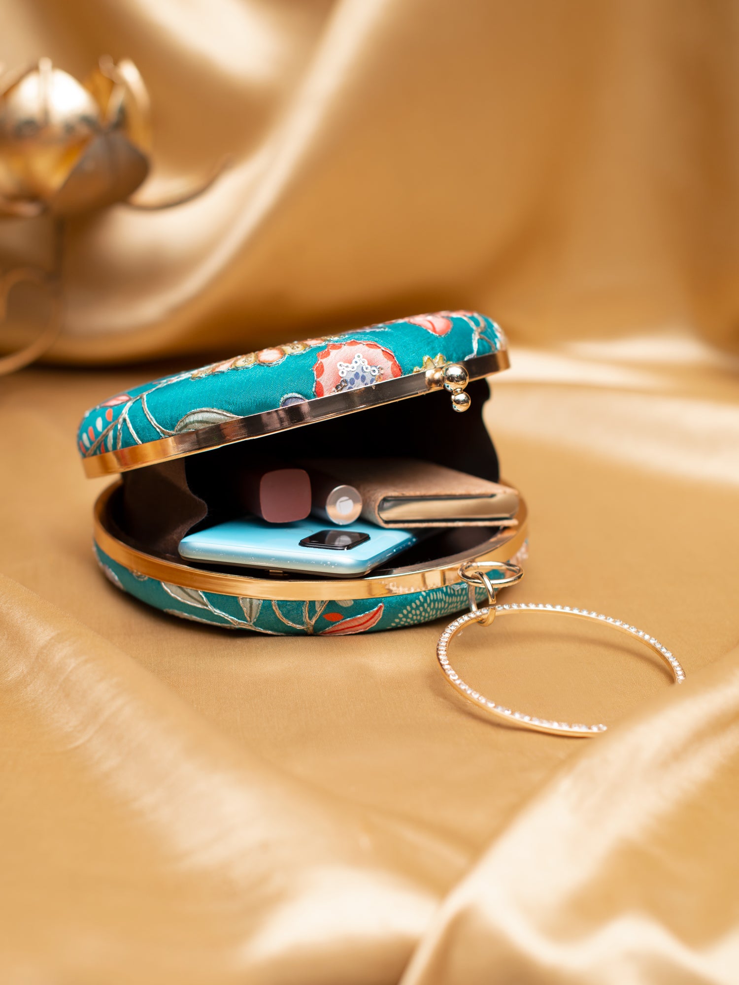 Artklim Aqua Blossom Round Clutch